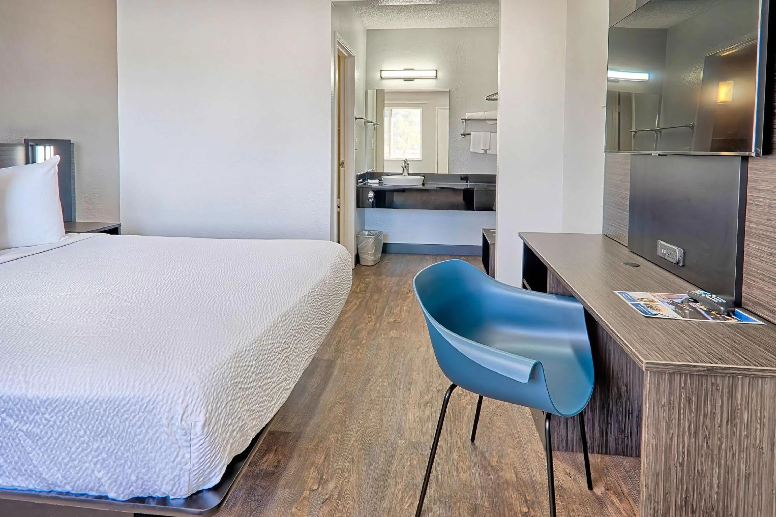 Bedroom, Bed in Motel 6-Lancaster, CA