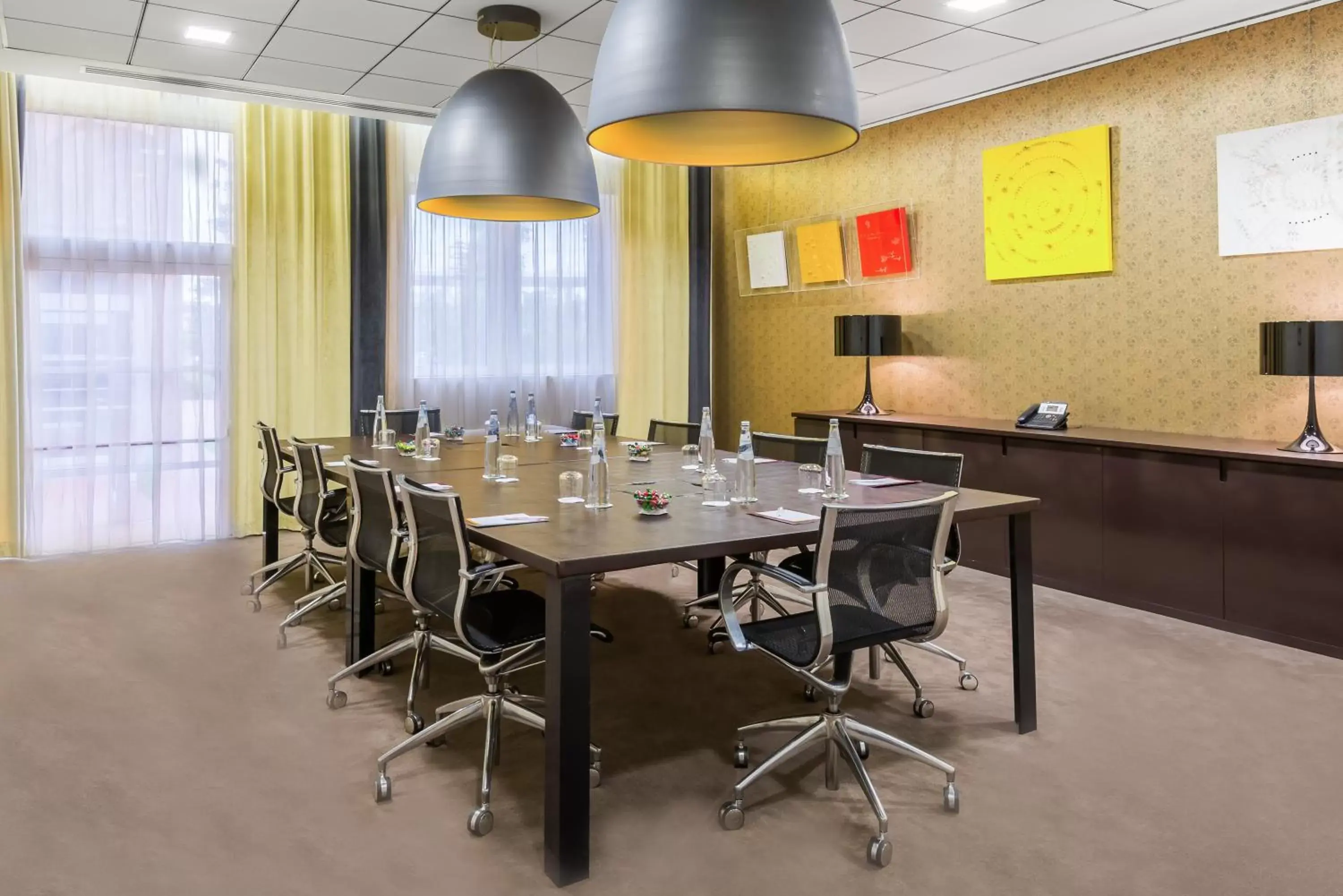 Meeting/conference room, Restaurant/Places to Eat in Crowne Plaza Venice East, an IHG Hotel