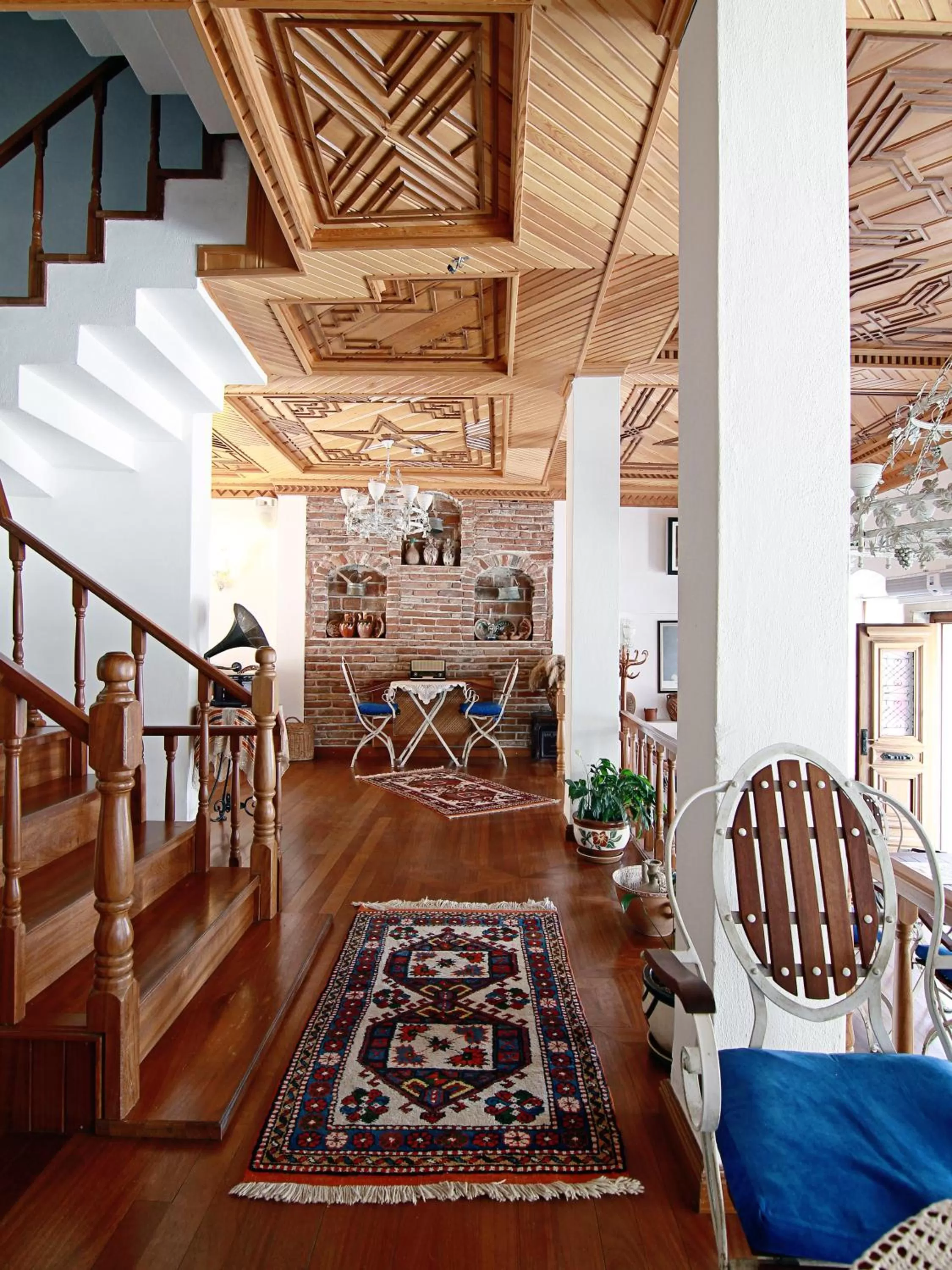 Restaurant/places to eat in Hotel Des Etrangers - Special Category