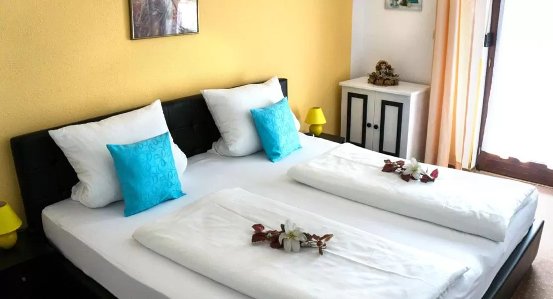 Budget Double Room in Hotel Sonnleitn