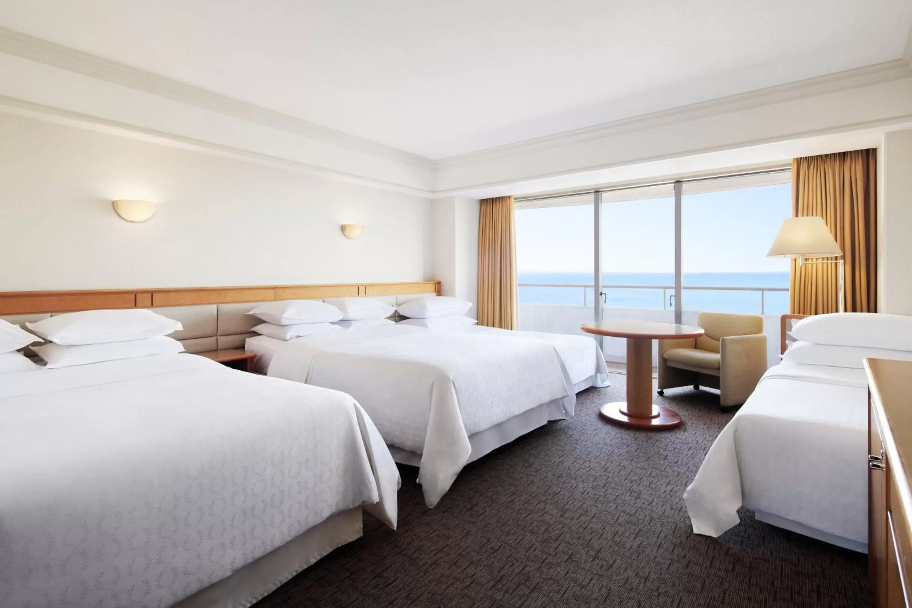 Photo of the whole room, Bed in Sheraton Grande Tokyo Bay Hotel