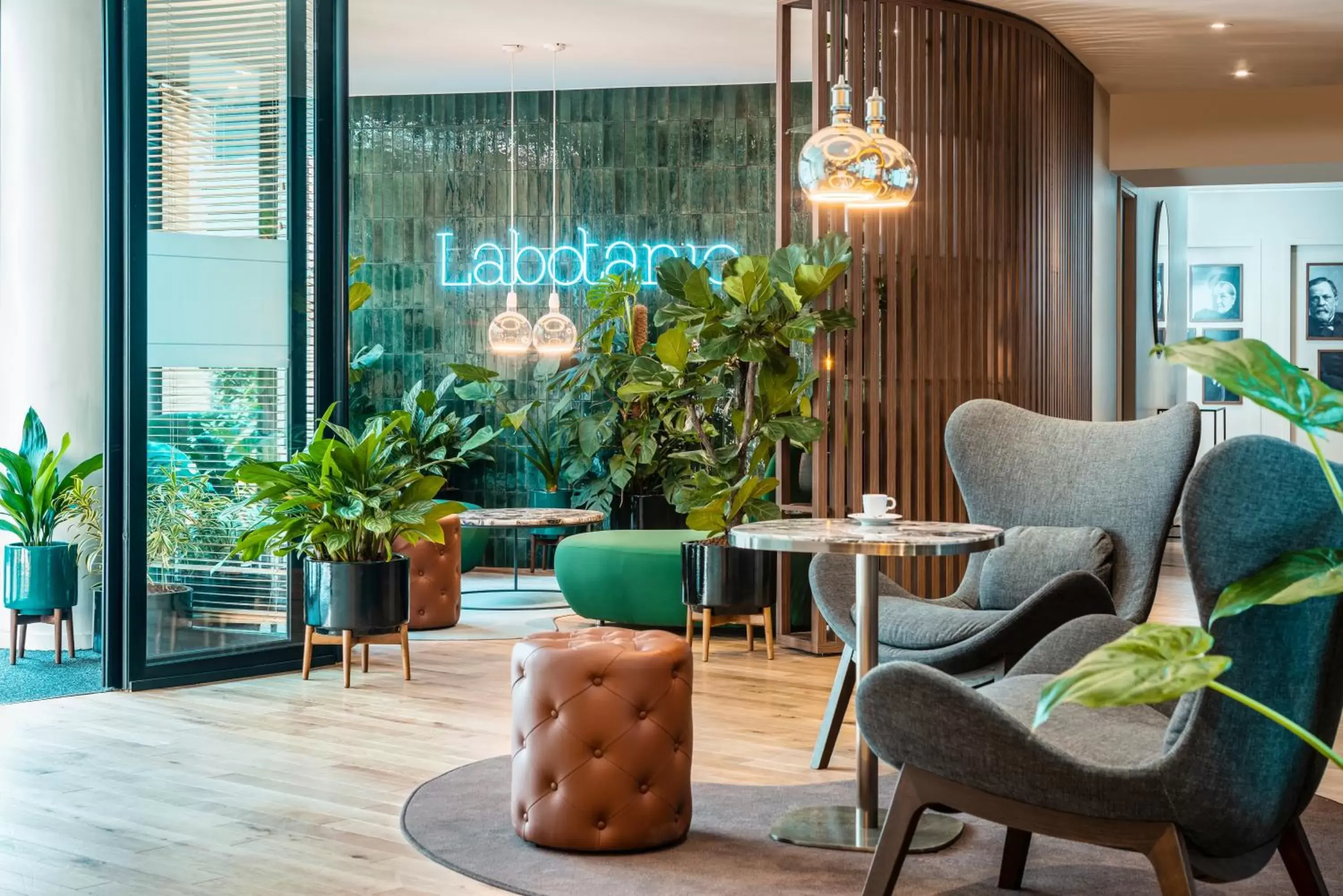 Lounge or bar, Lobby/Reception in Mercure Paris Montparnasse Pasteur