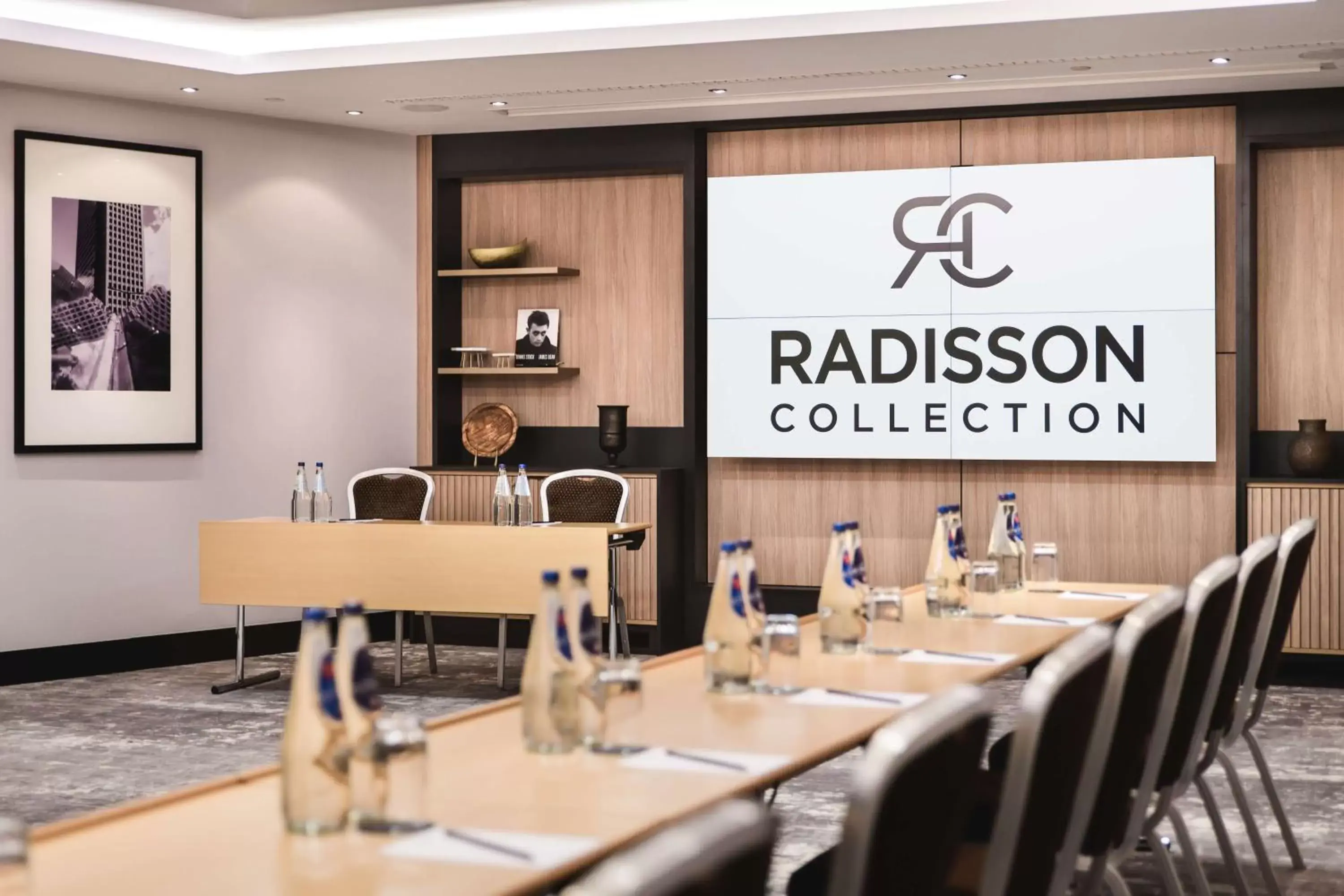 On site, Restaurant/Places to Eat in Radisson Collection Hotel, Warsaw