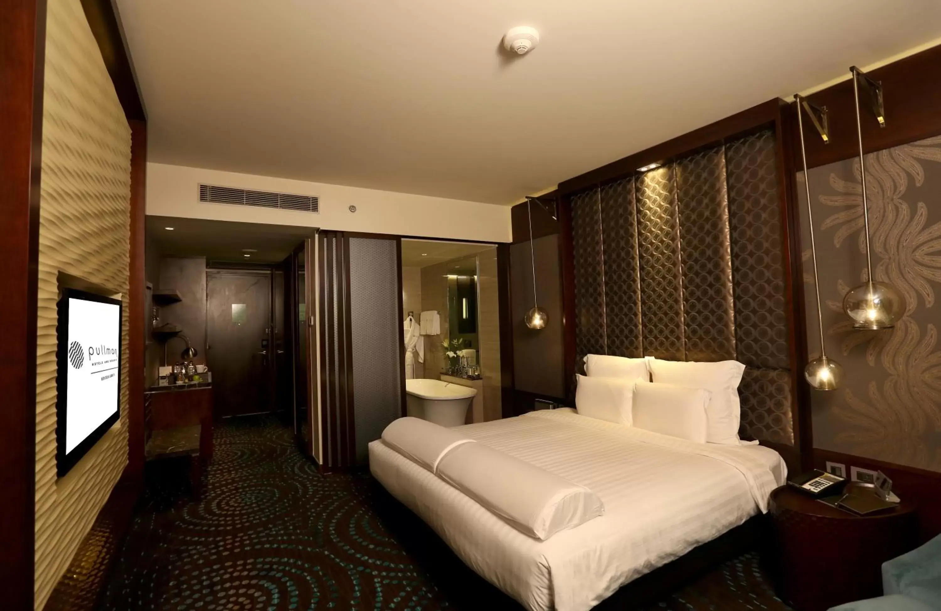 Bedroom, Bed in Pullman New Delhi Aerocity- International Airport