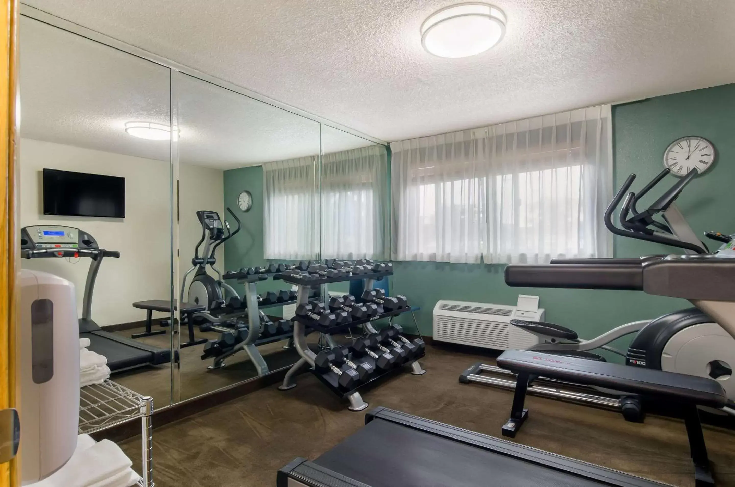 Fitness centre/facilities, Fitness Center/Facilities in Quality Inn & Suites Silverdale Bangor-Keyport