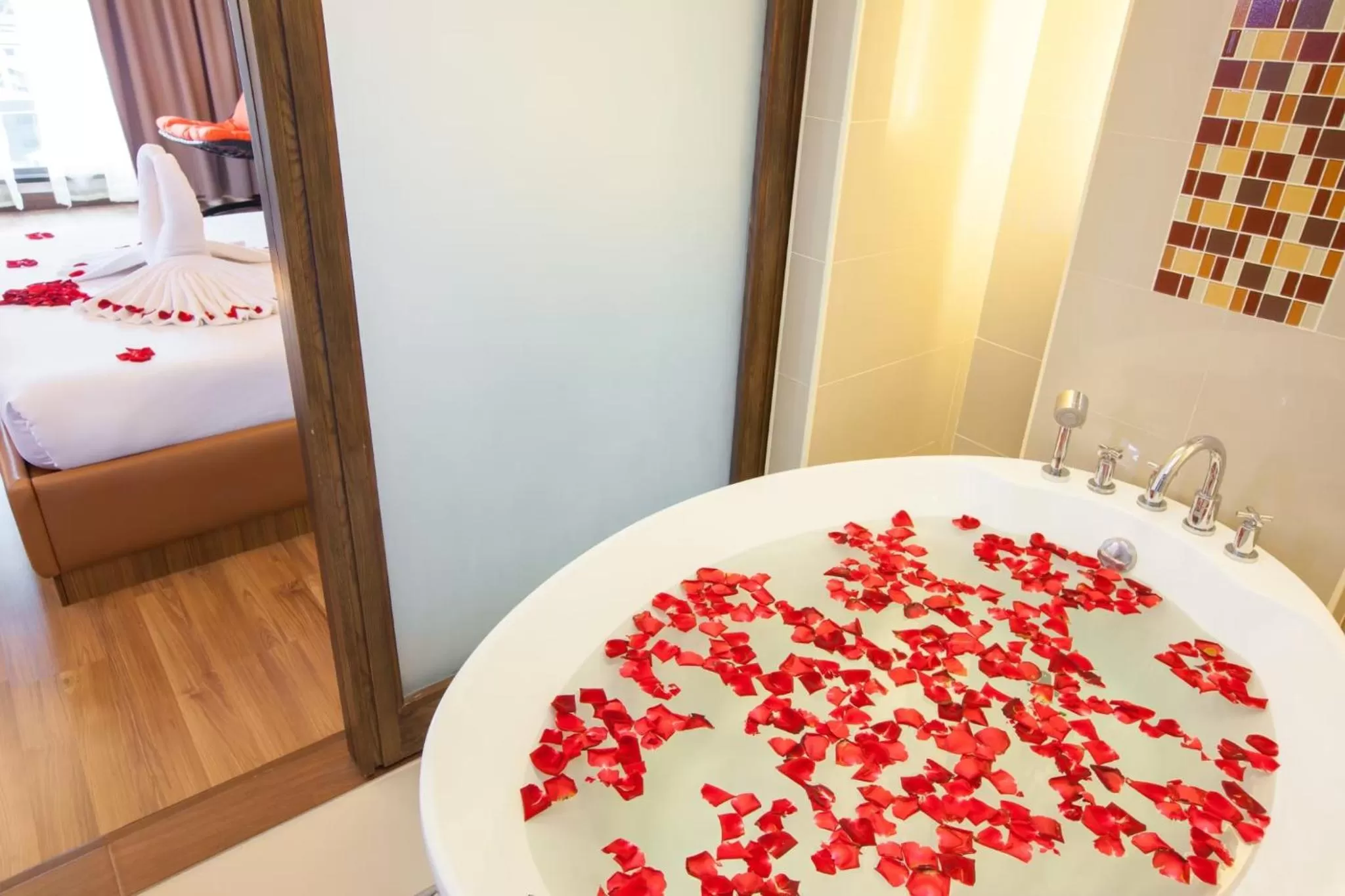 Bed in Chiangmai Grandview Hotel & Convention Center