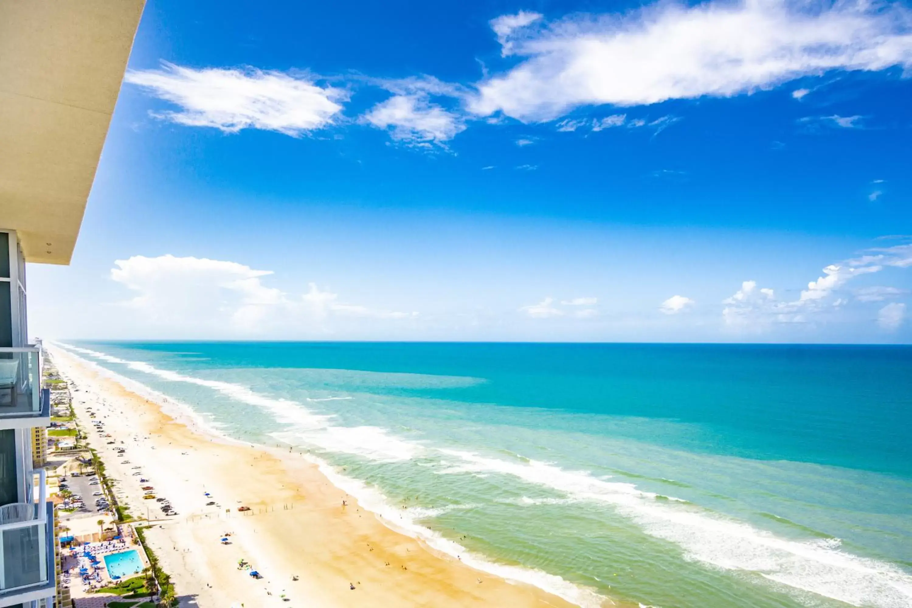 Beach in Daytona Grande Oceanfront Resort