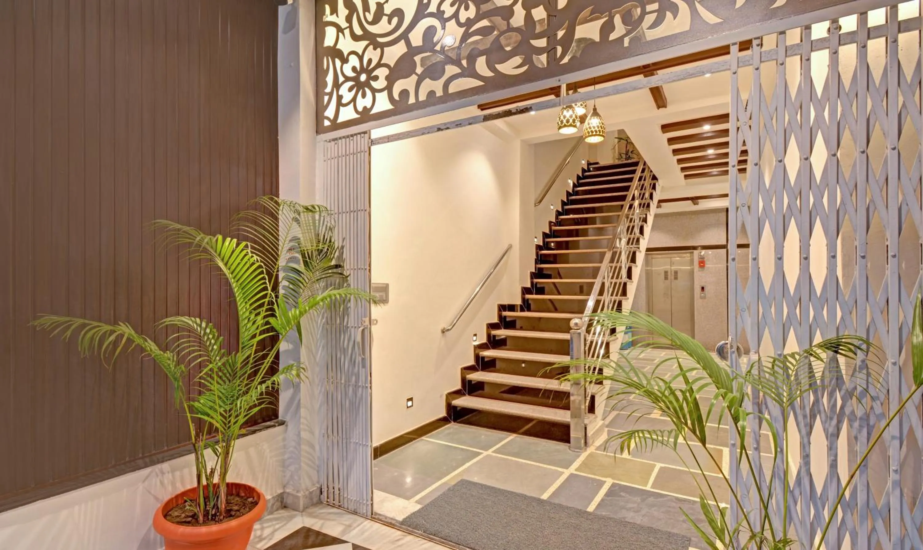 Lobby or reception in Treebo Paras Raj Near City Palace