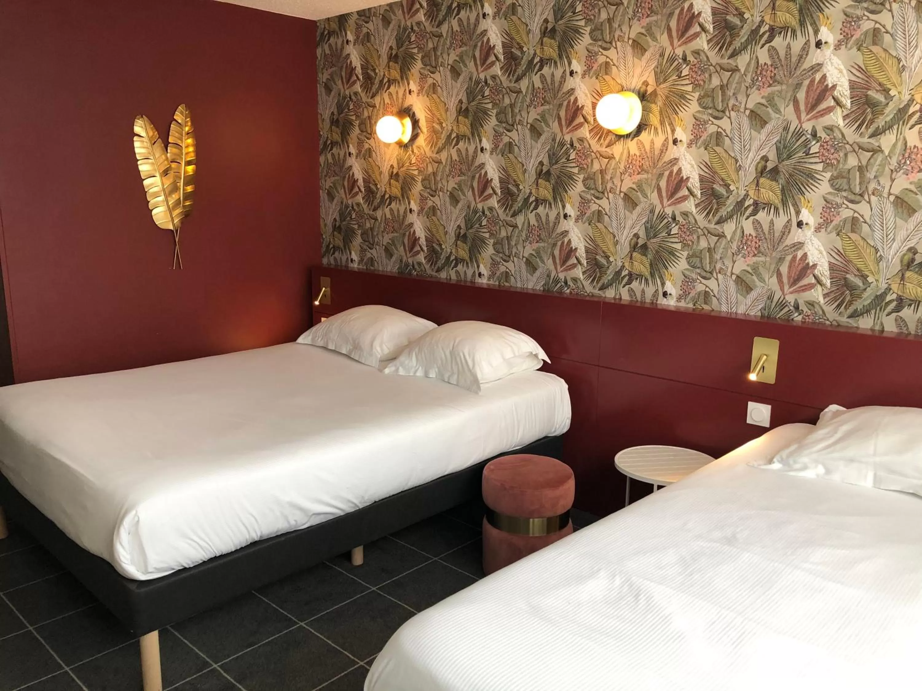 Photo of the whole room, Bed in Best Western Hotel du Lac Dunkerque- Restaurant ouvert 7/7 midi et soir