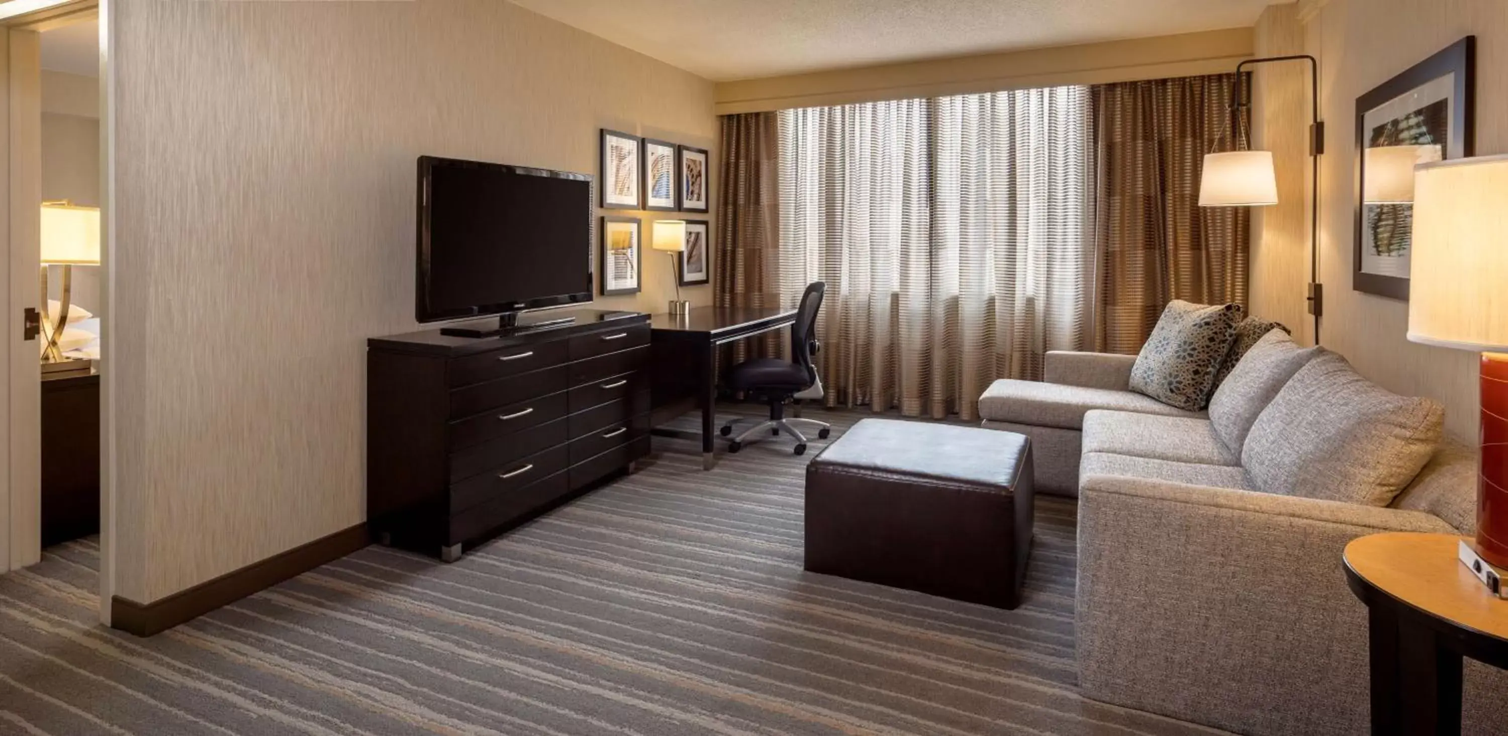 Bedroom, Seating Area in DoubleTree Suites by Hilton Minneapolis Downtown