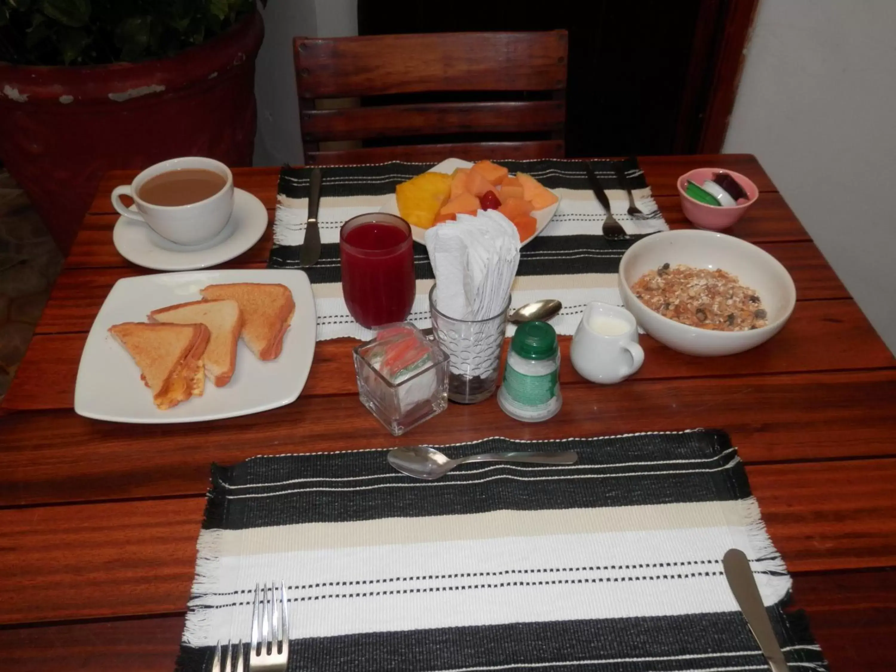 Breakfast in Patio de Getsemani