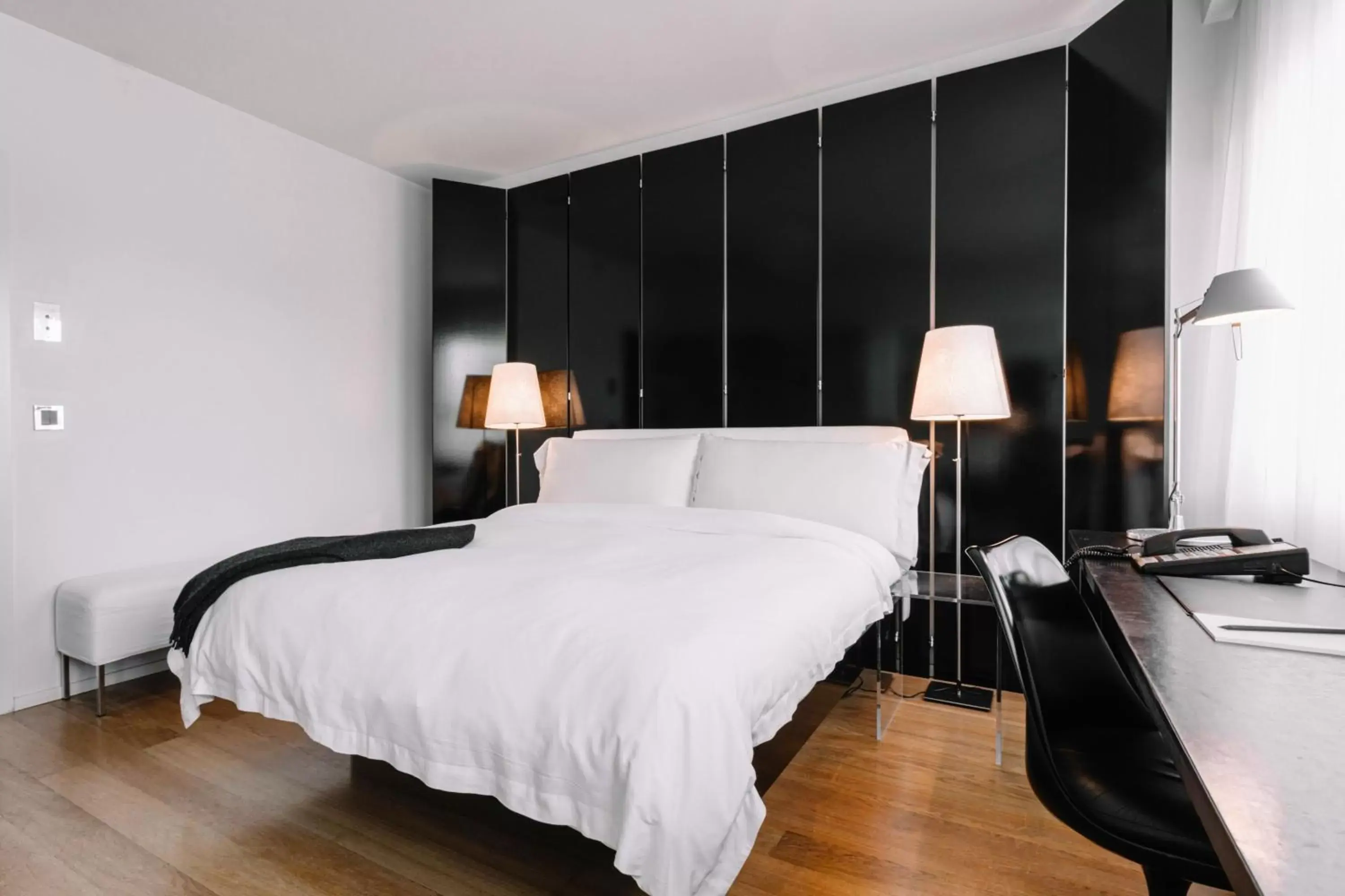 Photo of the whole room, Bed in 101 Hotel, a Member of Design Hotels