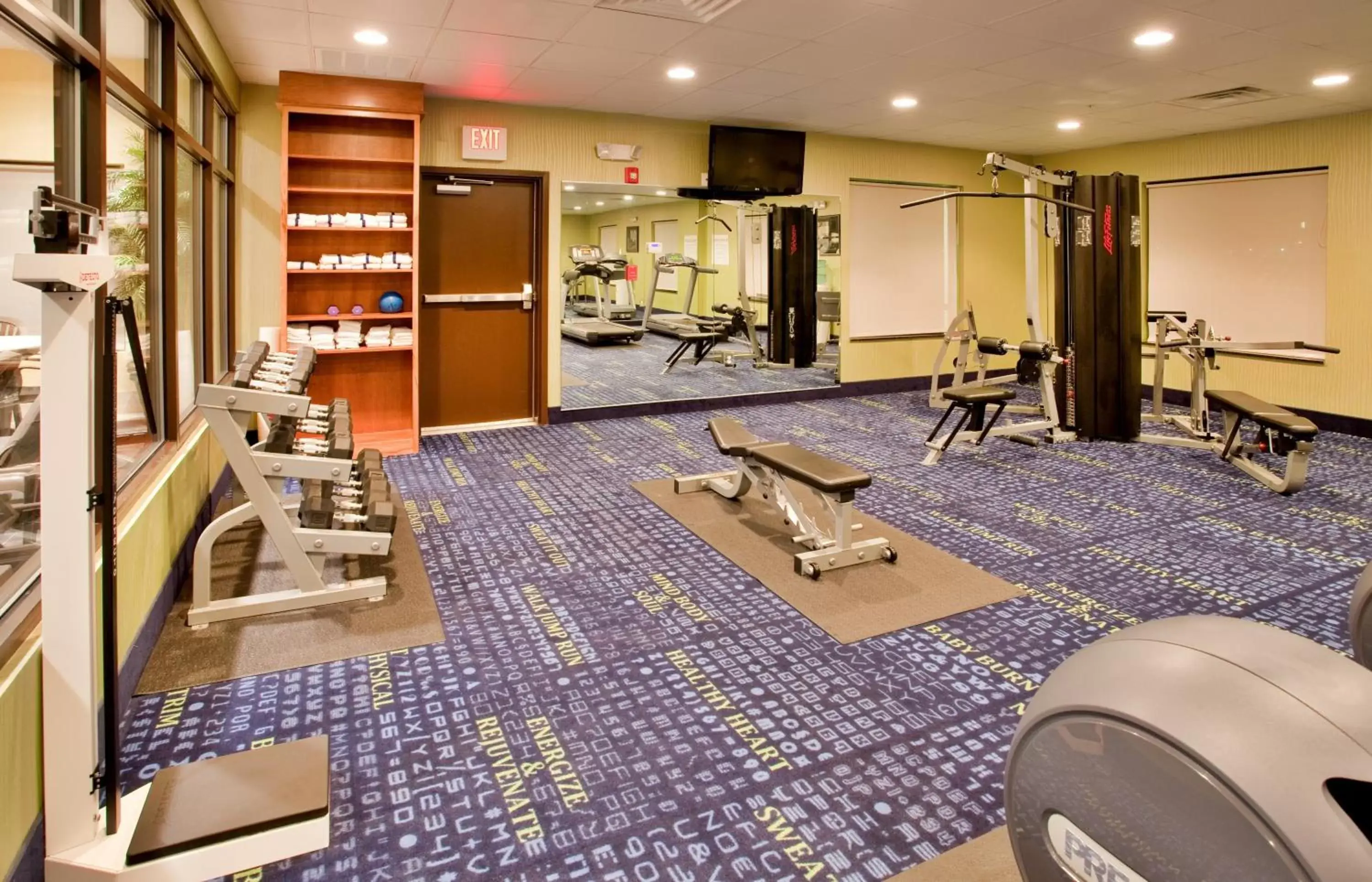 Fitness centre/facilities, Fitness Center/Facilities in Holiday Inn Express Hotel and Suites Saint Robert, an IHG Hotel
