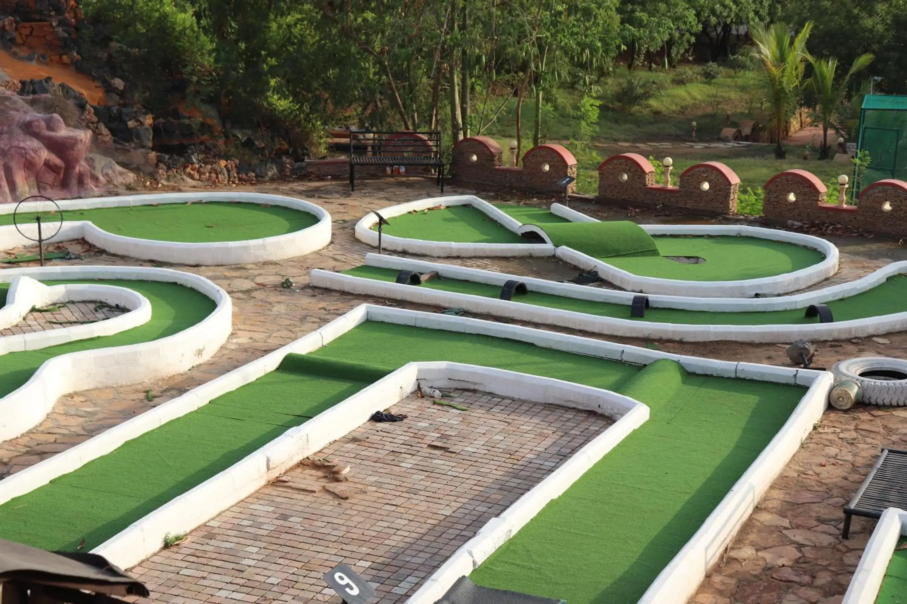 Minigolf in Regenta Resort Bhuj