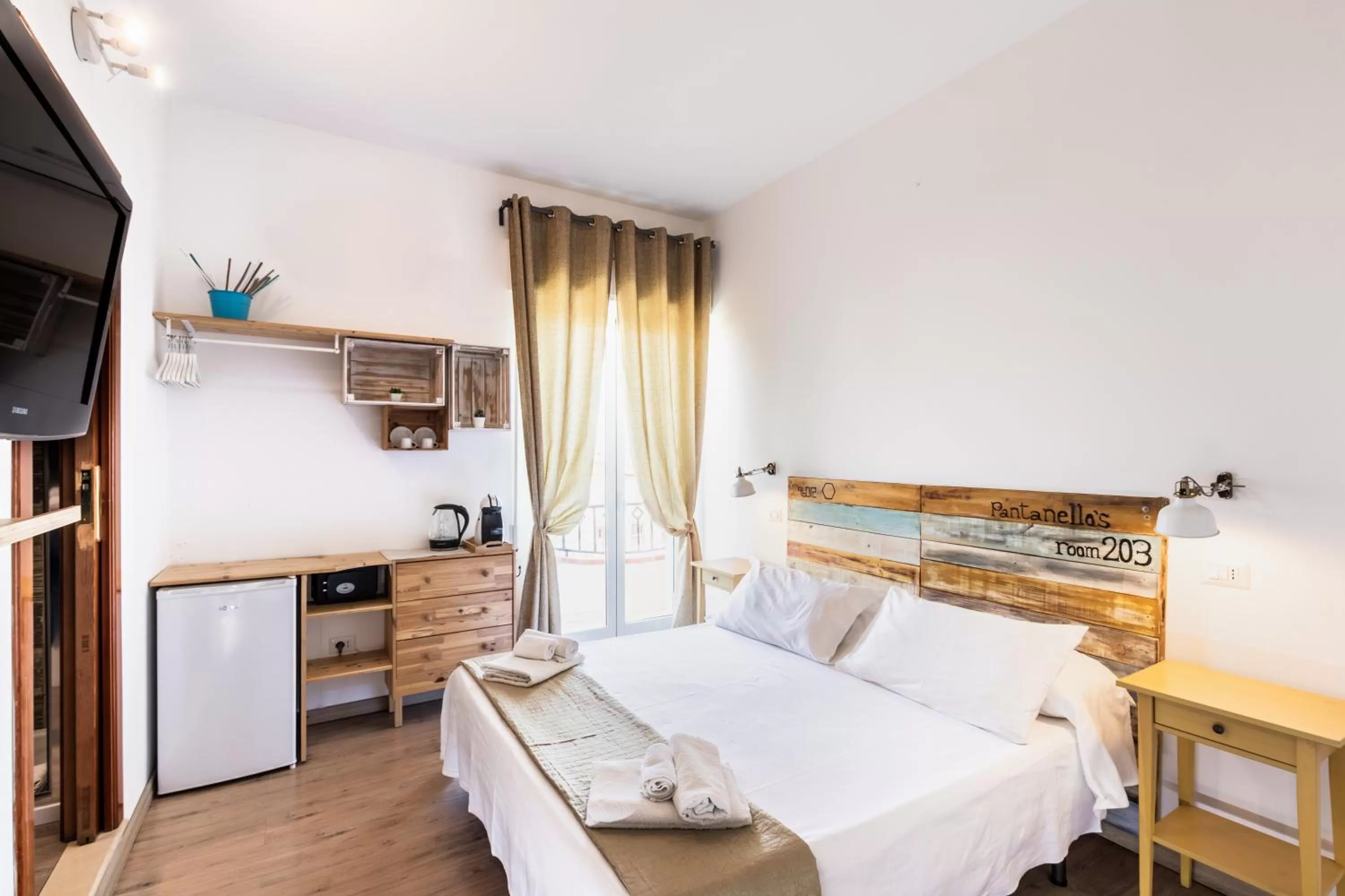 Photo of the whole room, Bed in Pantanello Rooms Avola