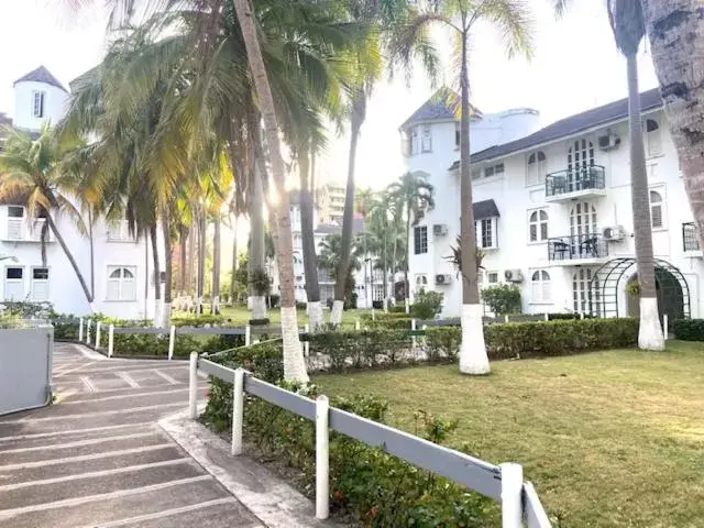 Property Building in Ocho Rios Vacation Resort Property Rentals
