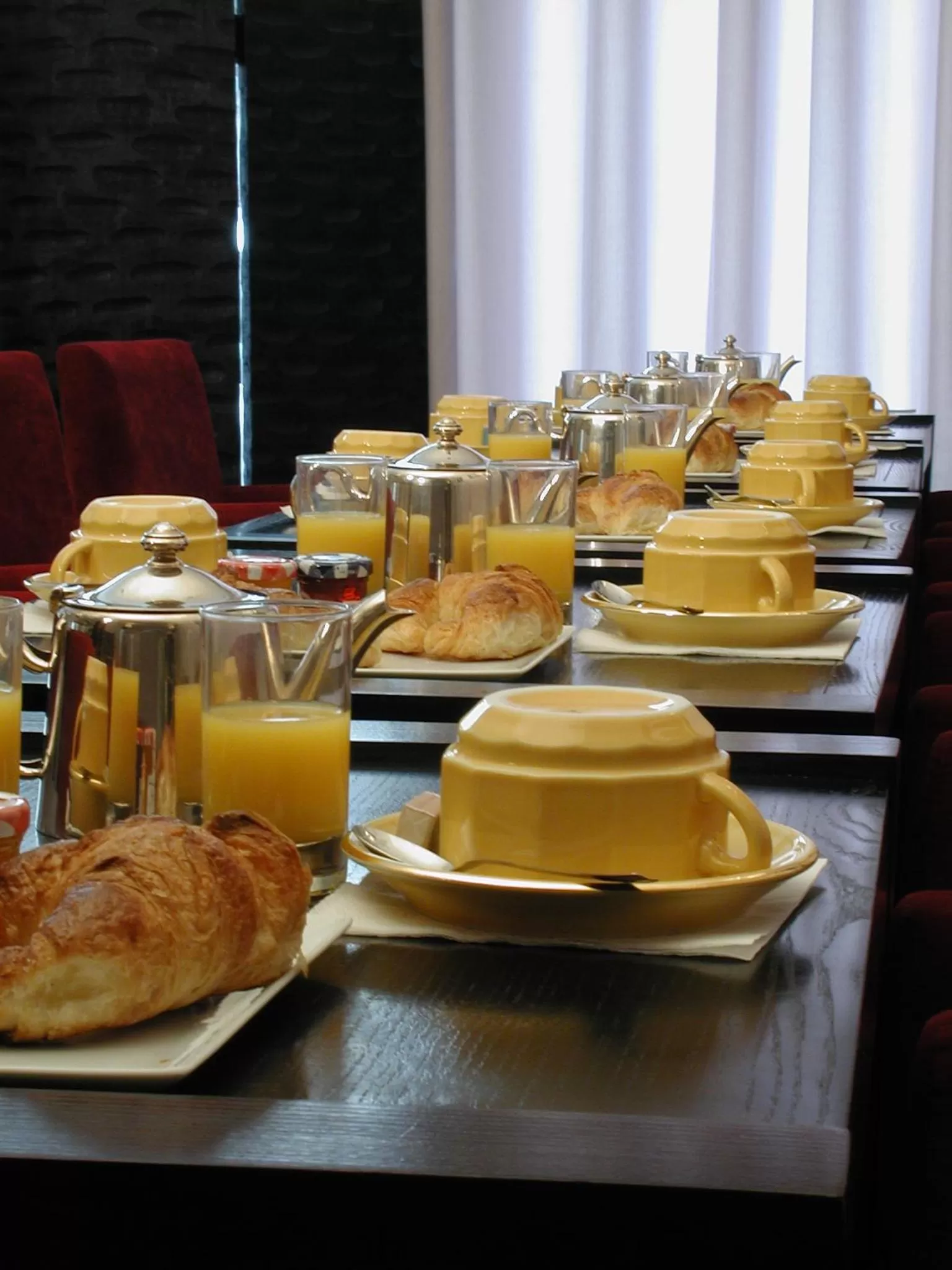 Food and drinks in Tonic Hôtel du Louvre