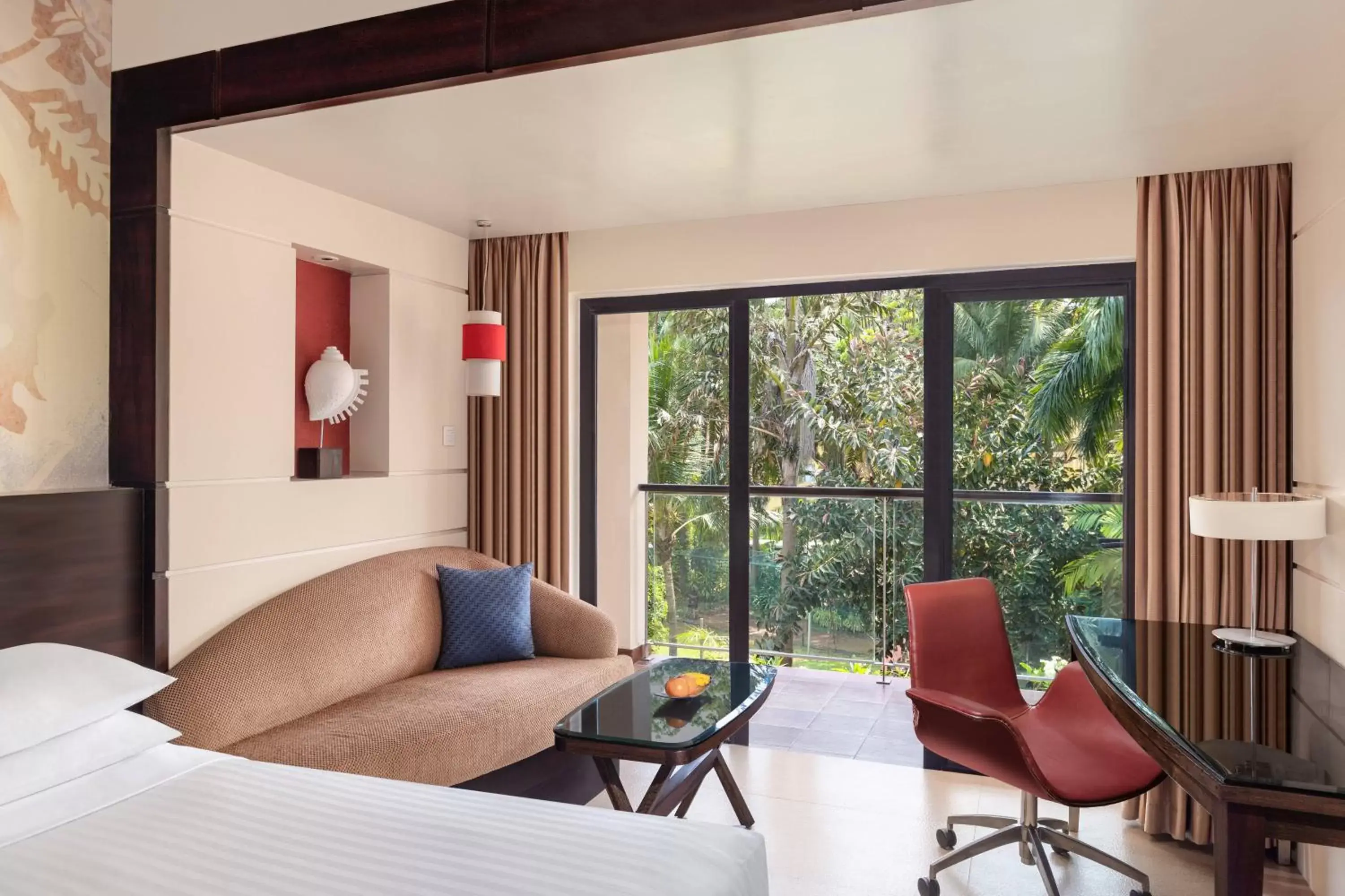 Photo of the whole room, Seating Area in Goa Marriott Resort & Spa