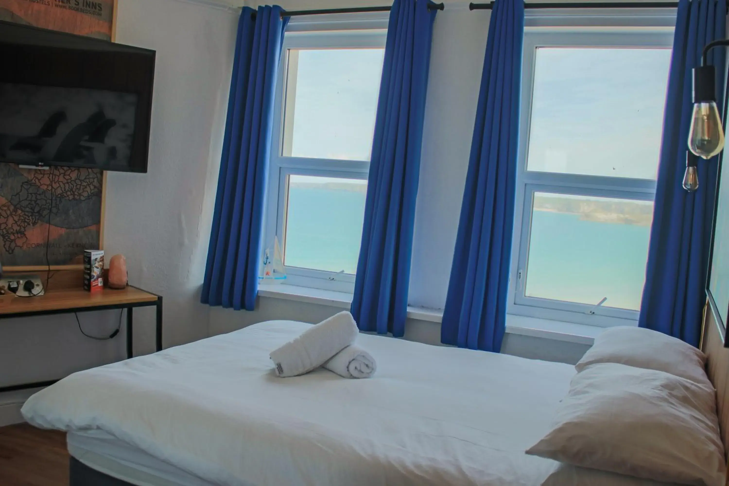 Bedroom, Bed in St Christopher's Inn Newquay Bedroom, Bed in St Christopher's Inn Newquay