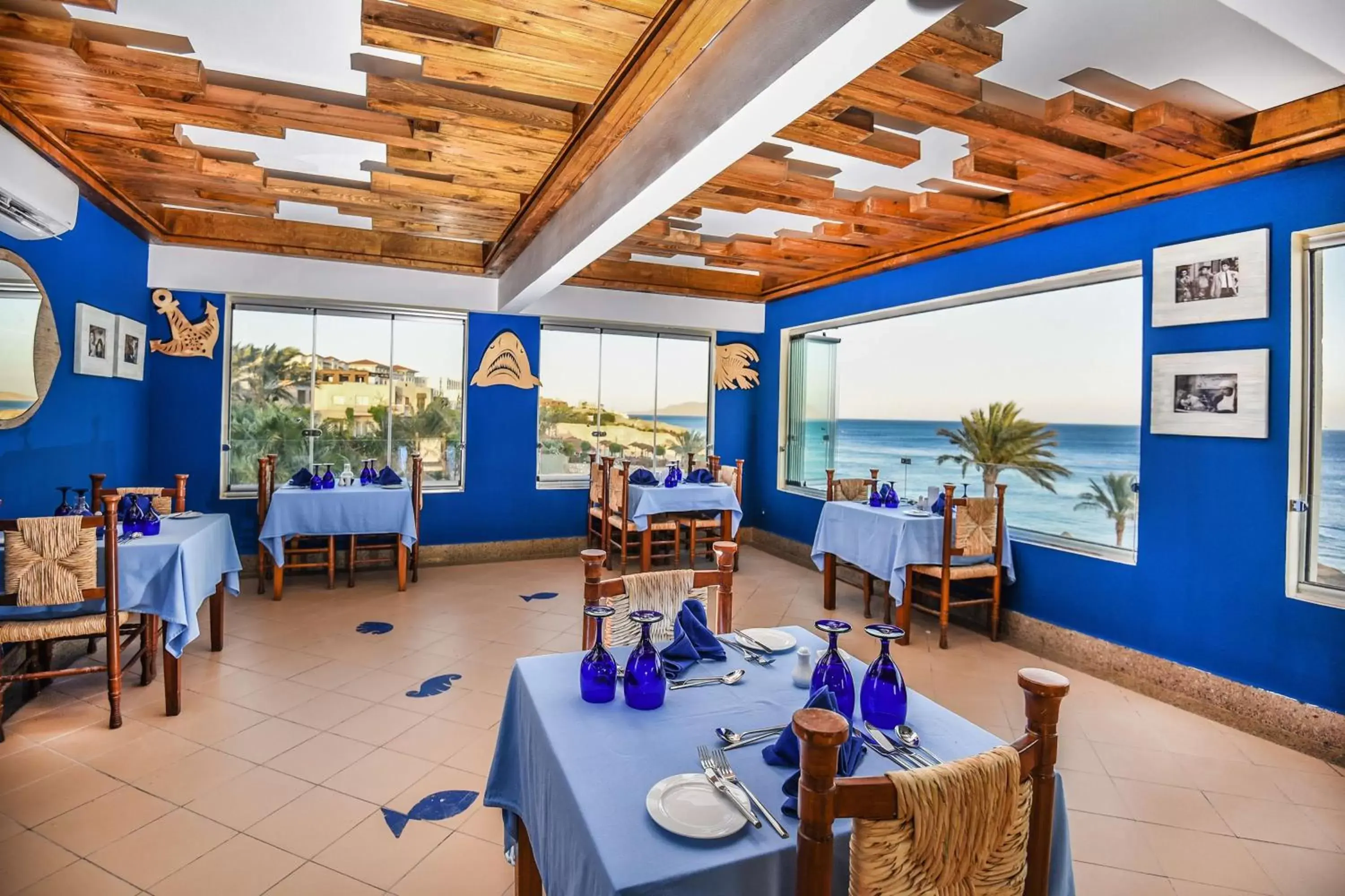 Restaurant/Places to Eat in DoubleTree by Hilton Sharks Bay Resort