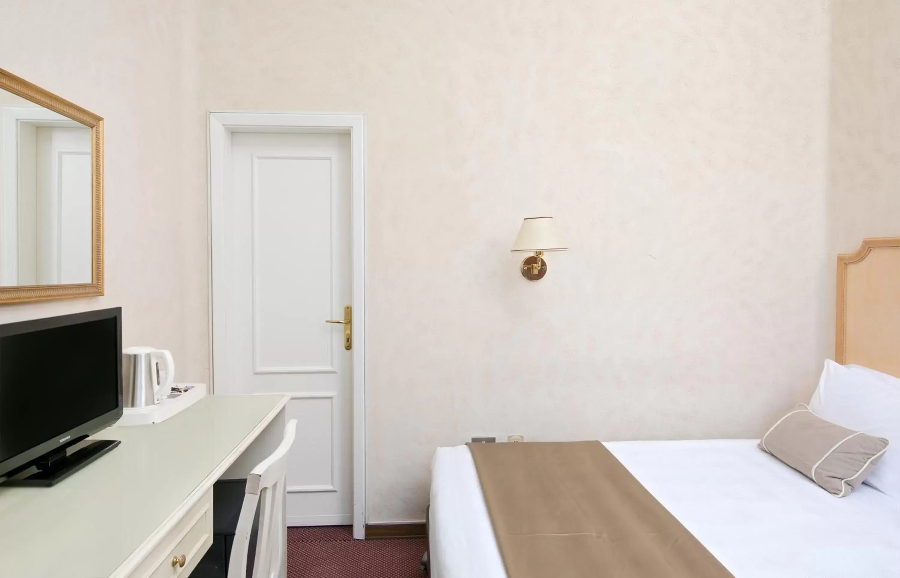 Bedroom in Hotel Ercolini & Savi