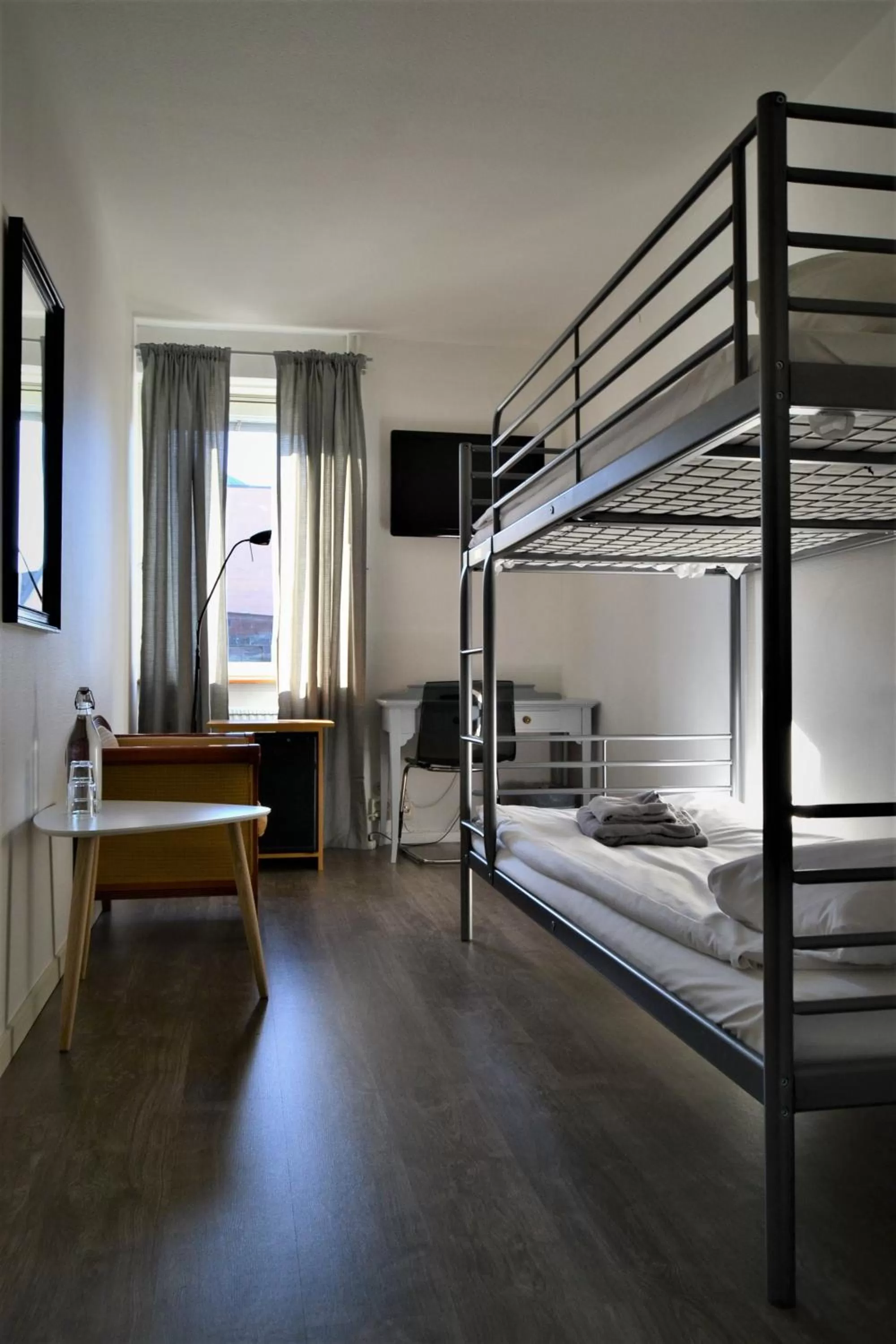 Bed in Solsta Hotell