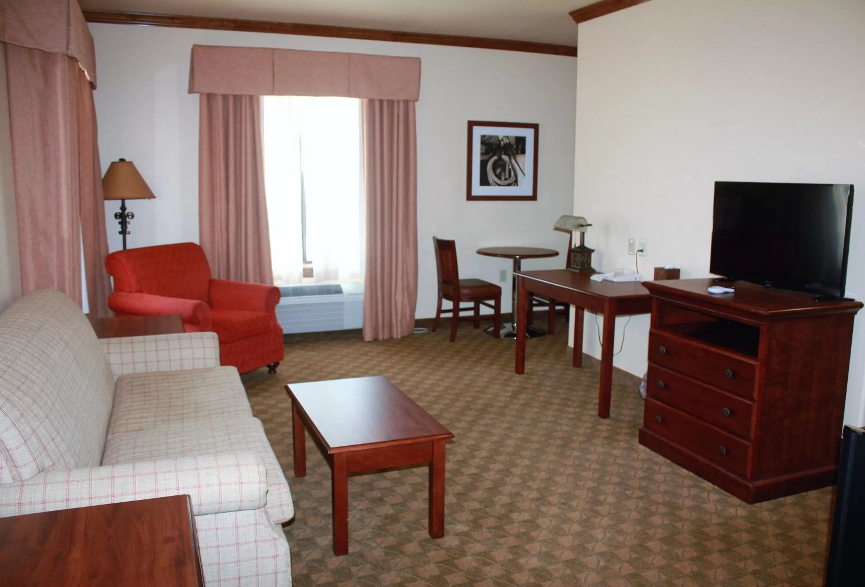 King Suite with Spa Bath in Hotel Texas Hallettsville