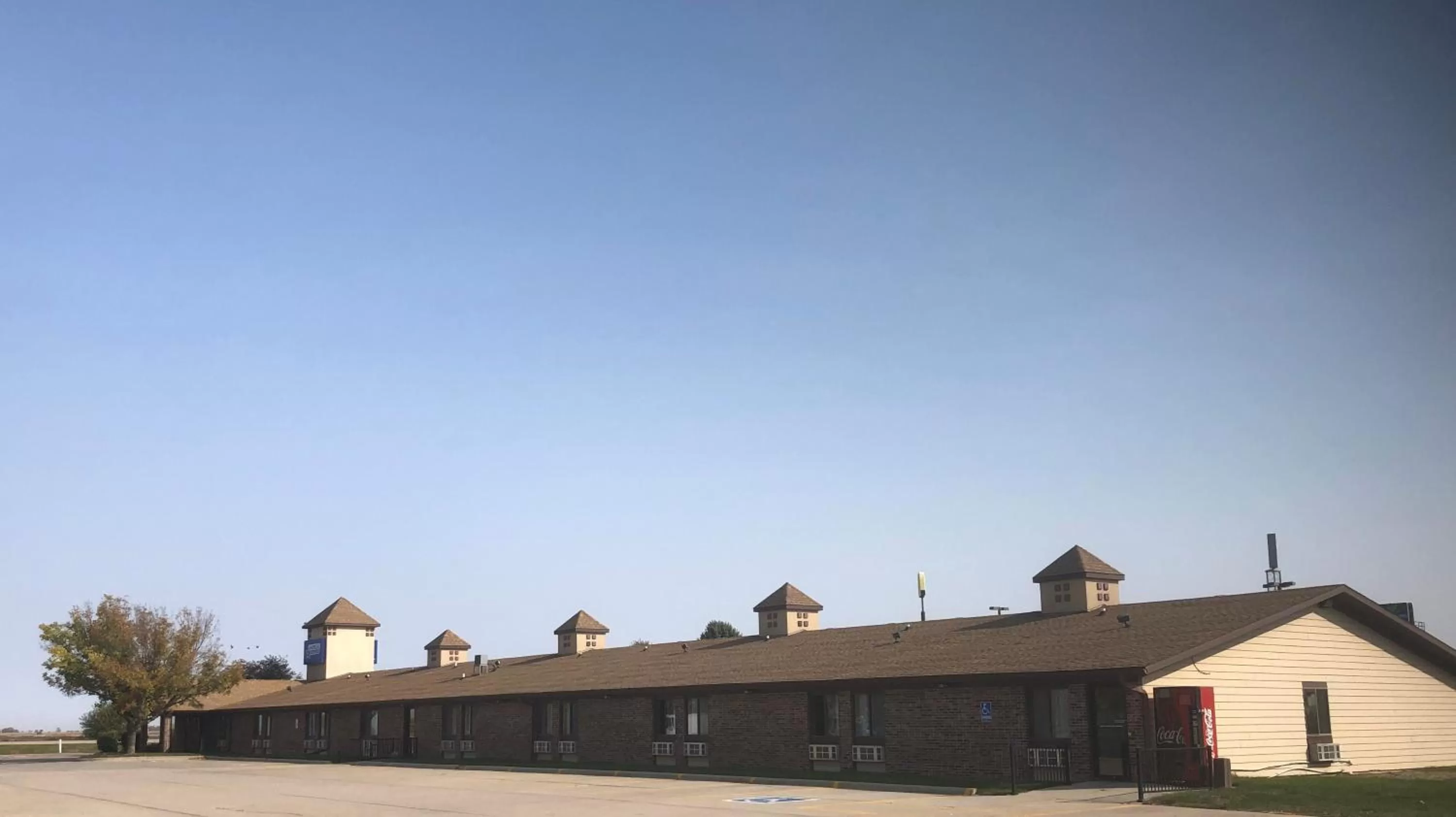 Property building in Americas Best Value Inn Onawa