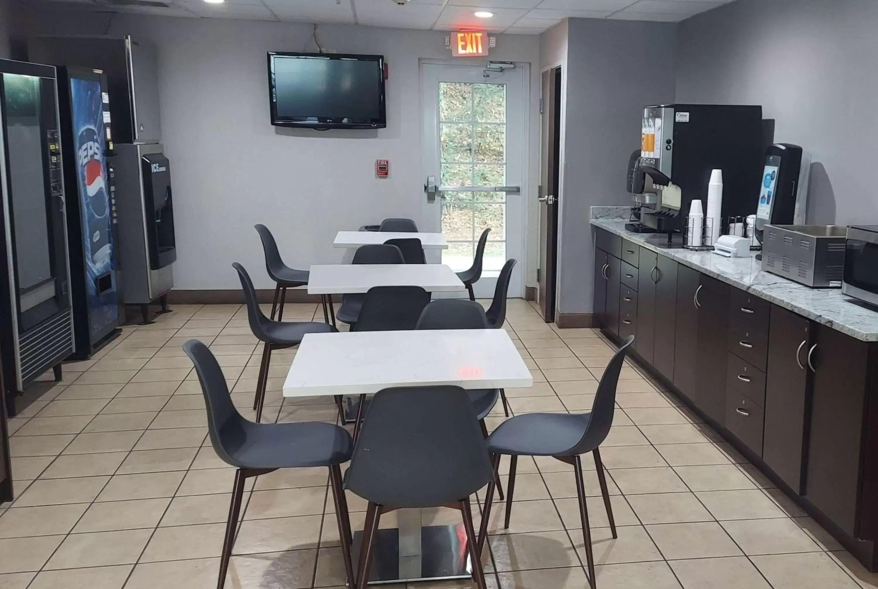 Restaurant/places to eat in Microtel Inn & Suites by Wyndham Hoover/Birmingham Restaurant/places to eat in Microtel Inn & Suites by Wyndham Hoover/Birmingham