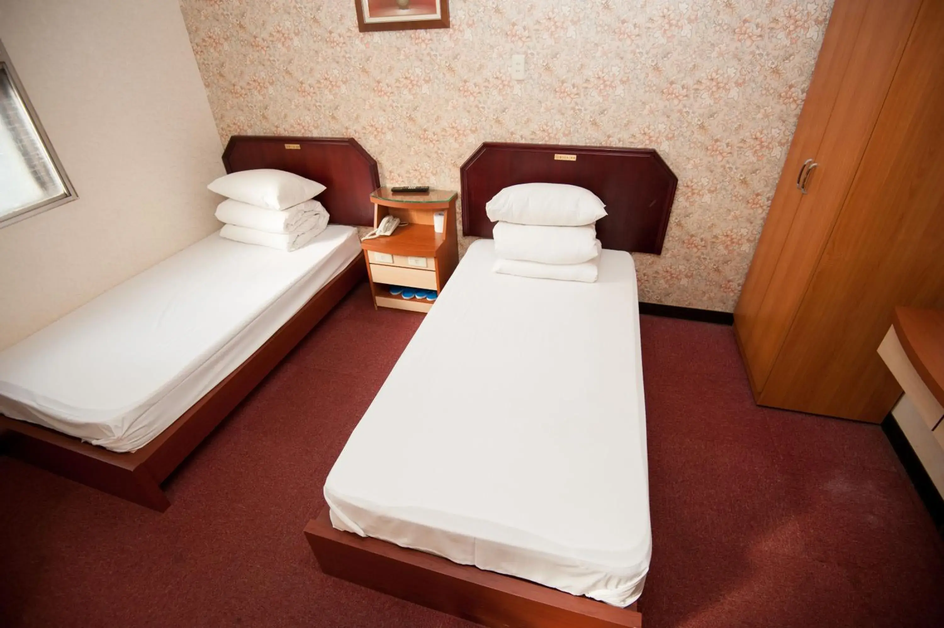 Photo of the whole room, Bed in New May Flower Hotel