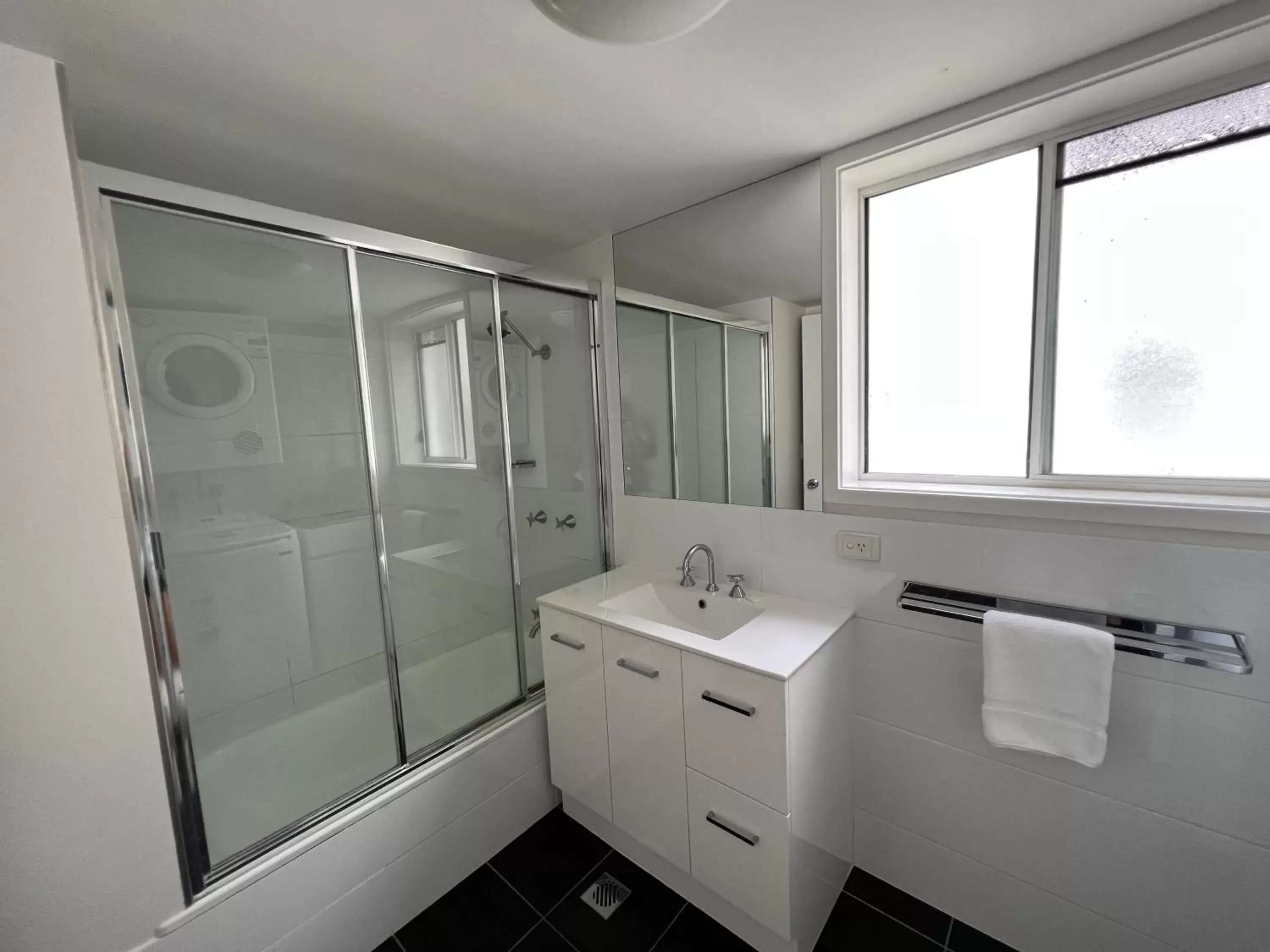 Bathroom in Cascade Gardens Apartments