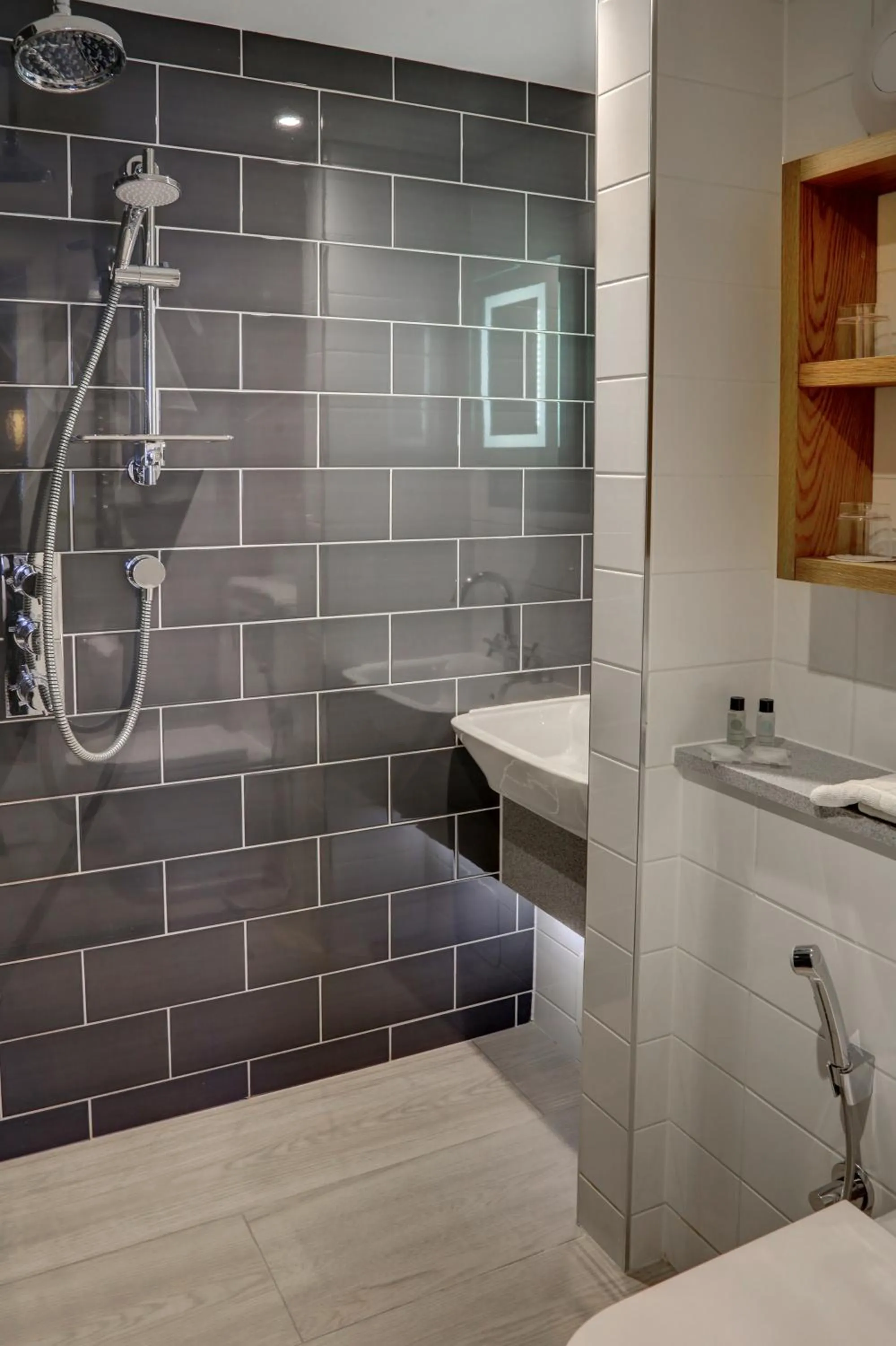 Bathroom in Corus Hyde Park Hotel