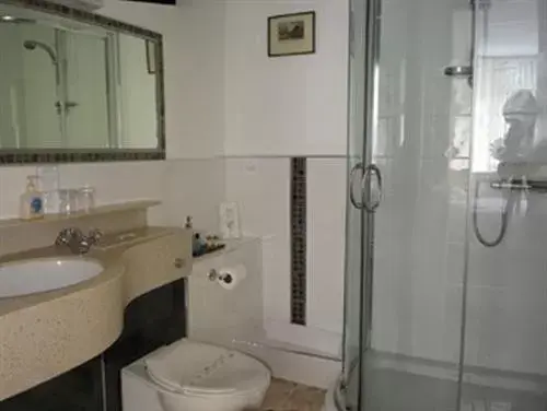 Bathroom in Hazelwood House