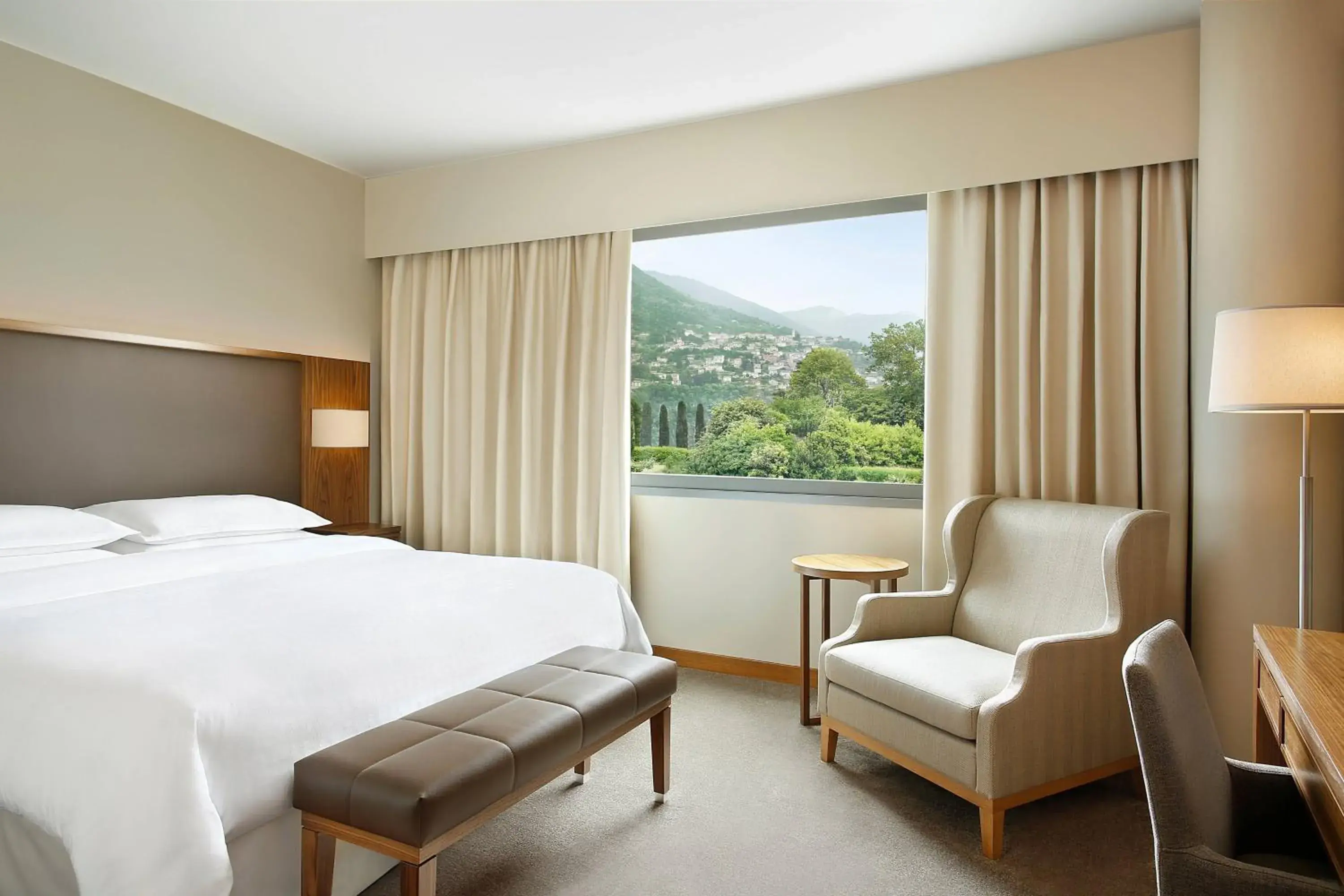 Photo of the whole room, Mountain View in Sheraton Lake Como Hotel