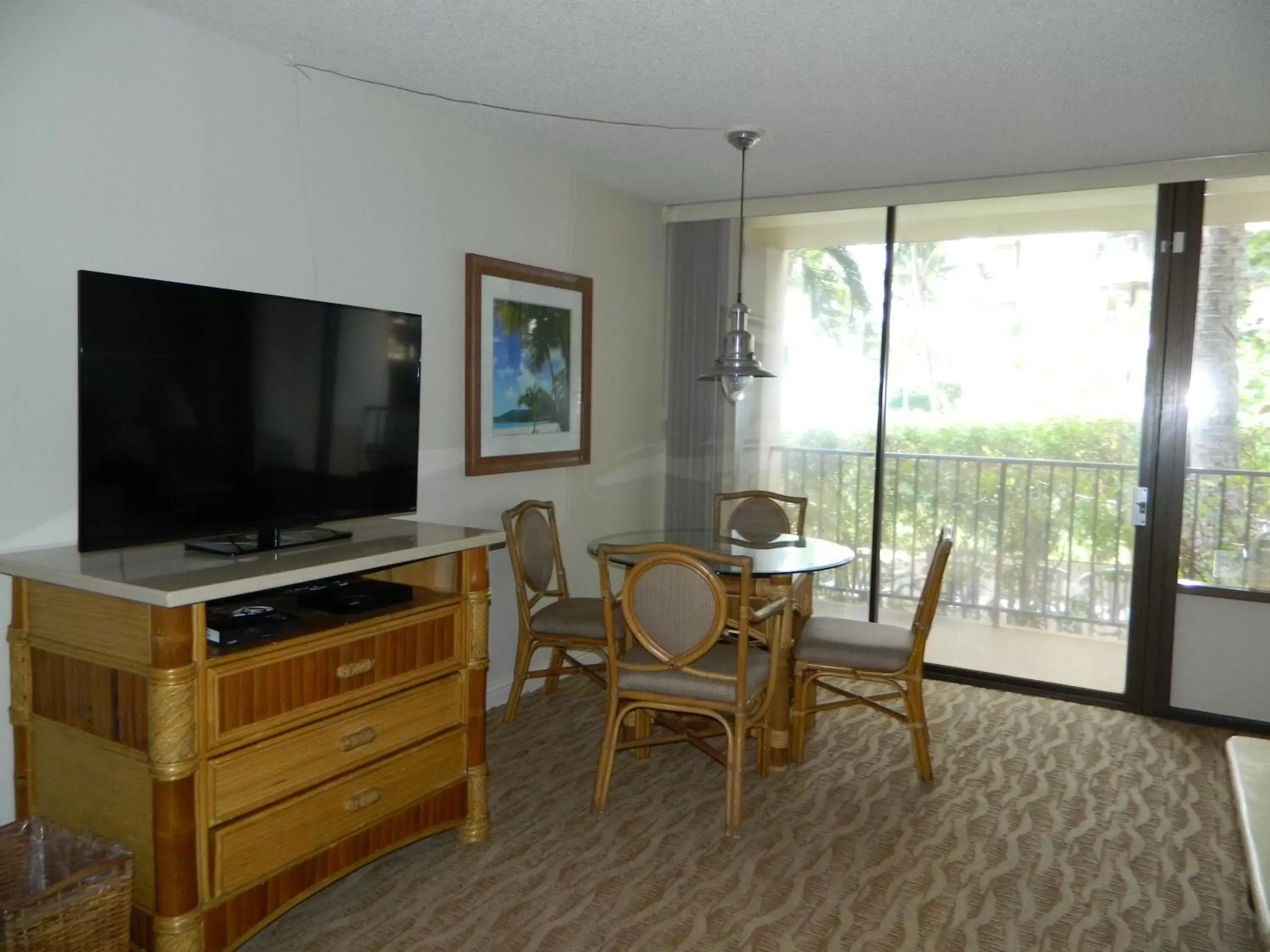 TV and multimedia, TV/Entertainment Center in Kahana Beach Vacation Club