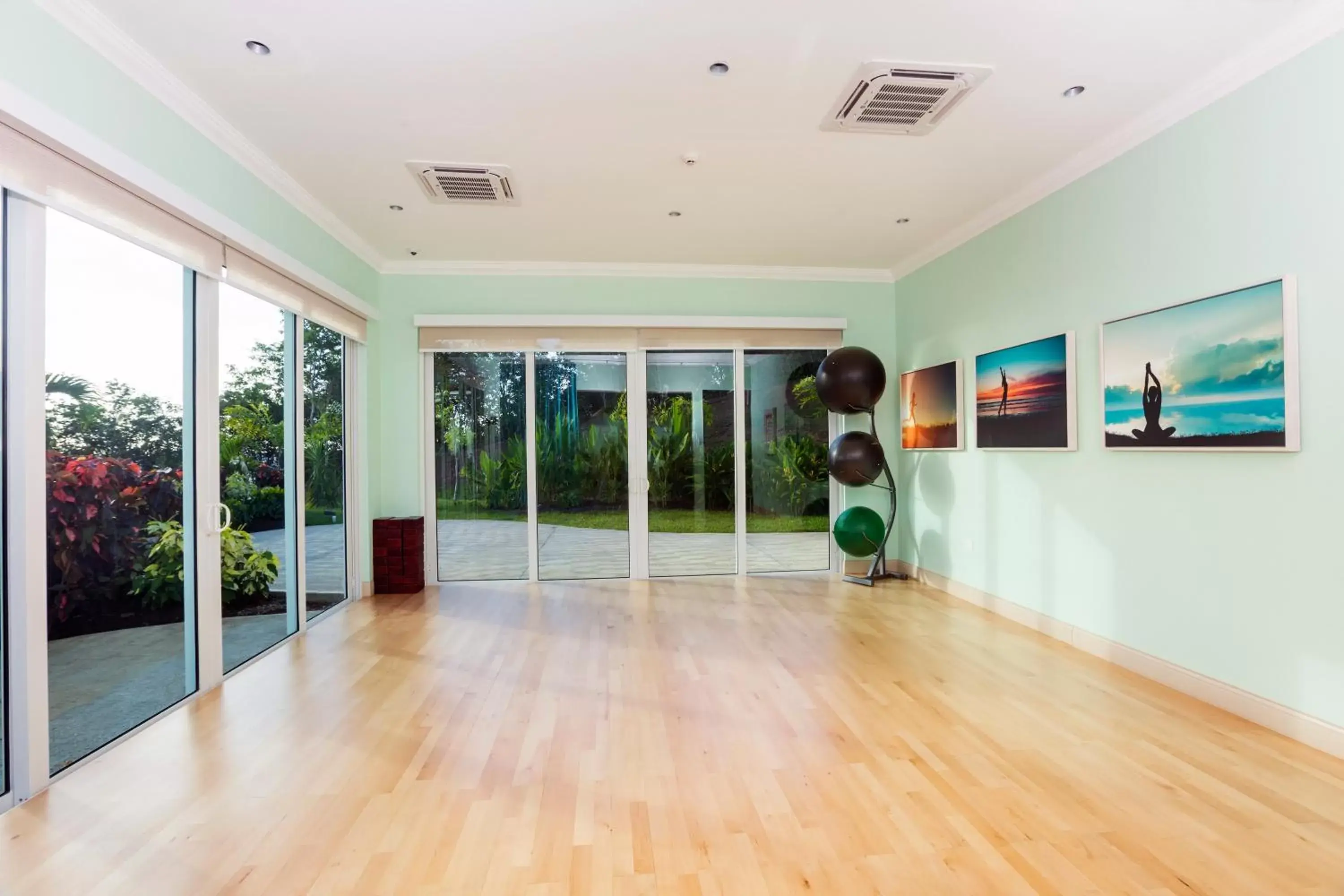 Decorative detail, Lobby/Reception in Windjammer Landing Villa Beach Resort