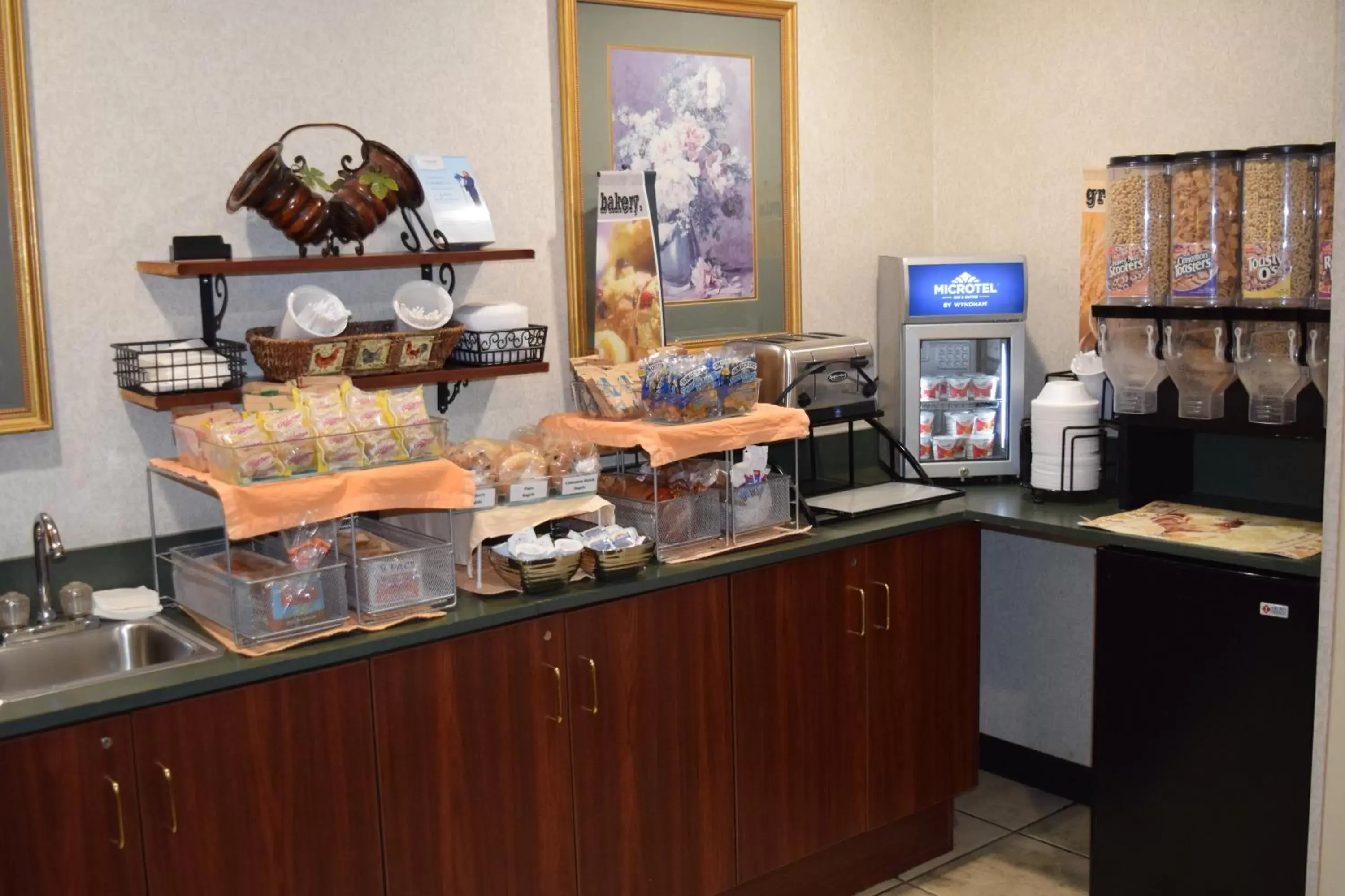 Continental breakfast in Microtel Inn & Suites by Wyndham Rock Hill/Charlotte Area