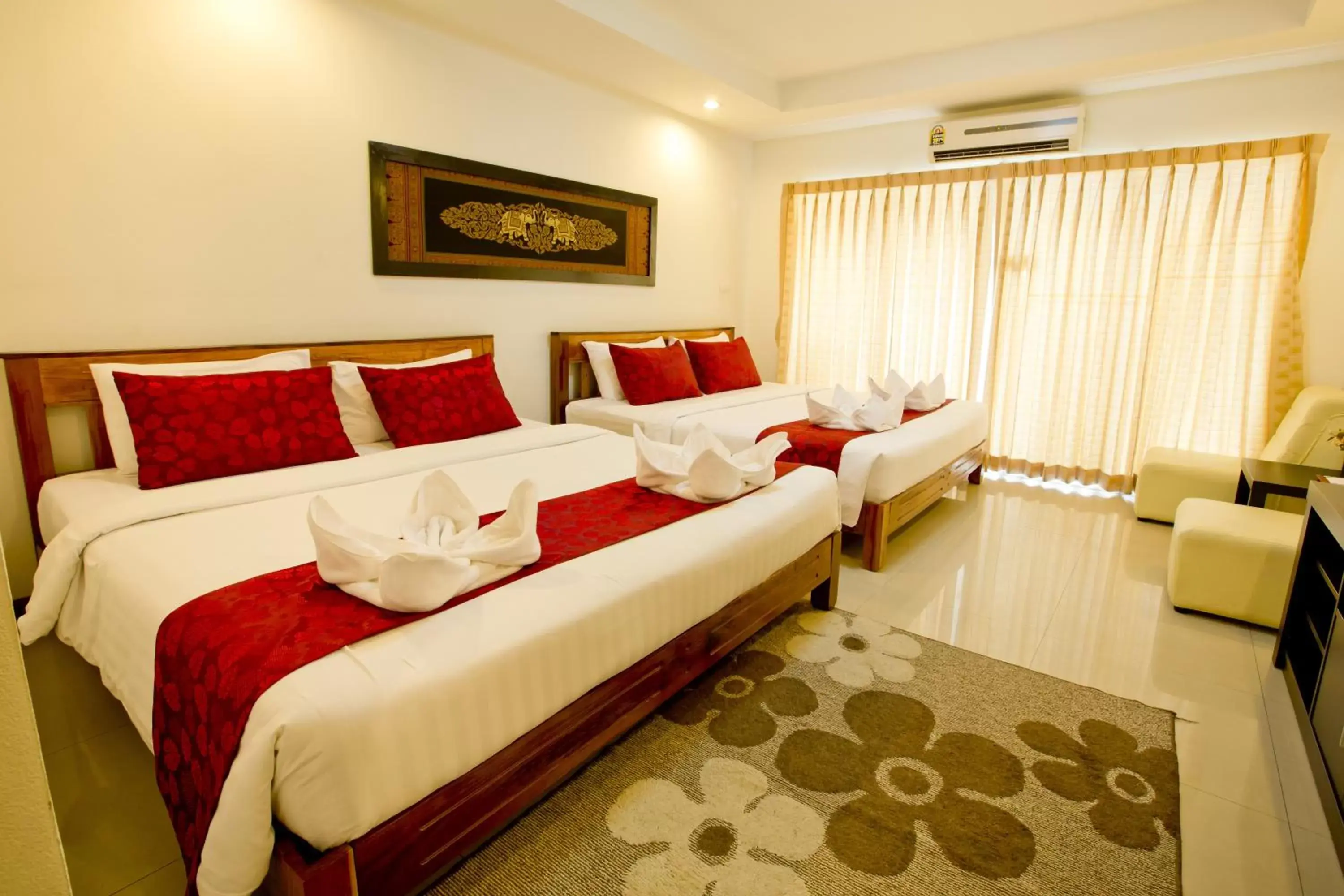 Deluxe Family Room with Balcony in Sinsuvarn Airport Suite Hotel SHA Extra Plus Certified B5040