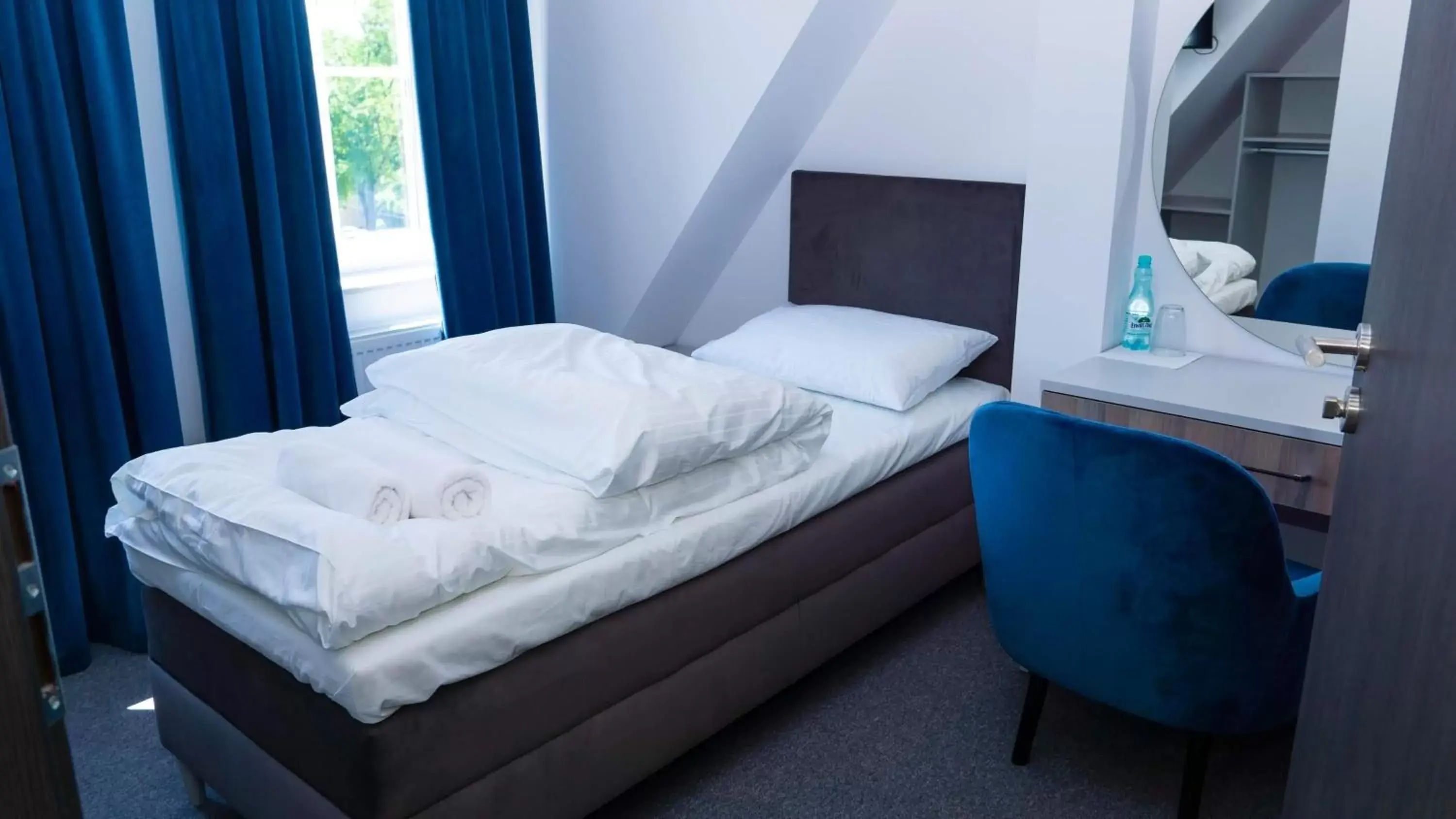 Single Room with Bathroom in Bon Żur Single Room with Bathroom in Bon Żur