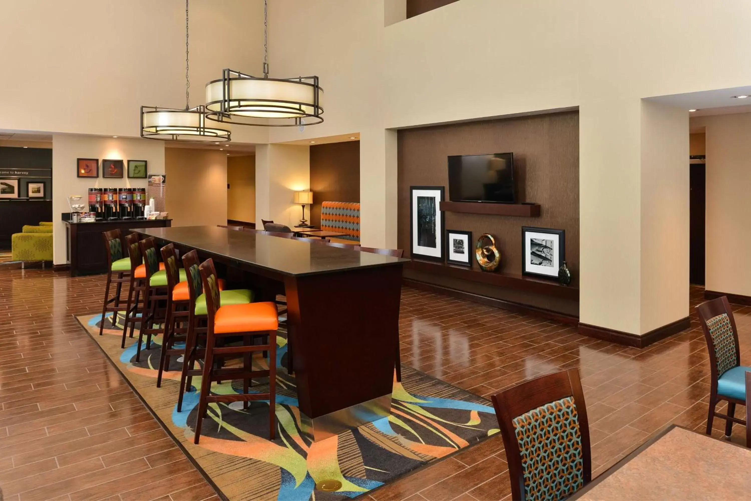 Restaurant/places to eat in Hampton Inn & Suites Harvey