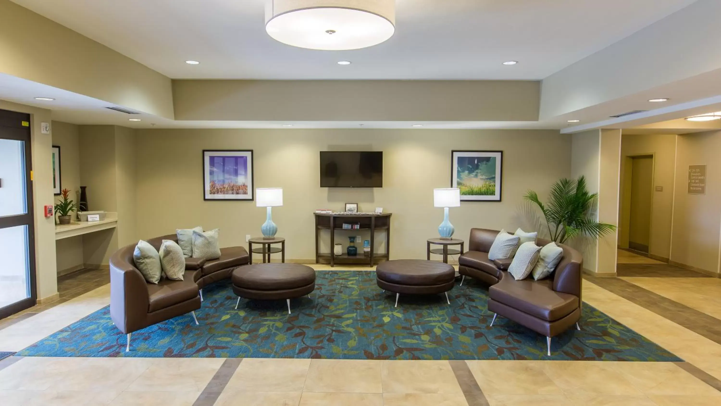 Property building, Lobby/Reception in Candlewood Suites Overland Park W 135th St, an IHG Hotel