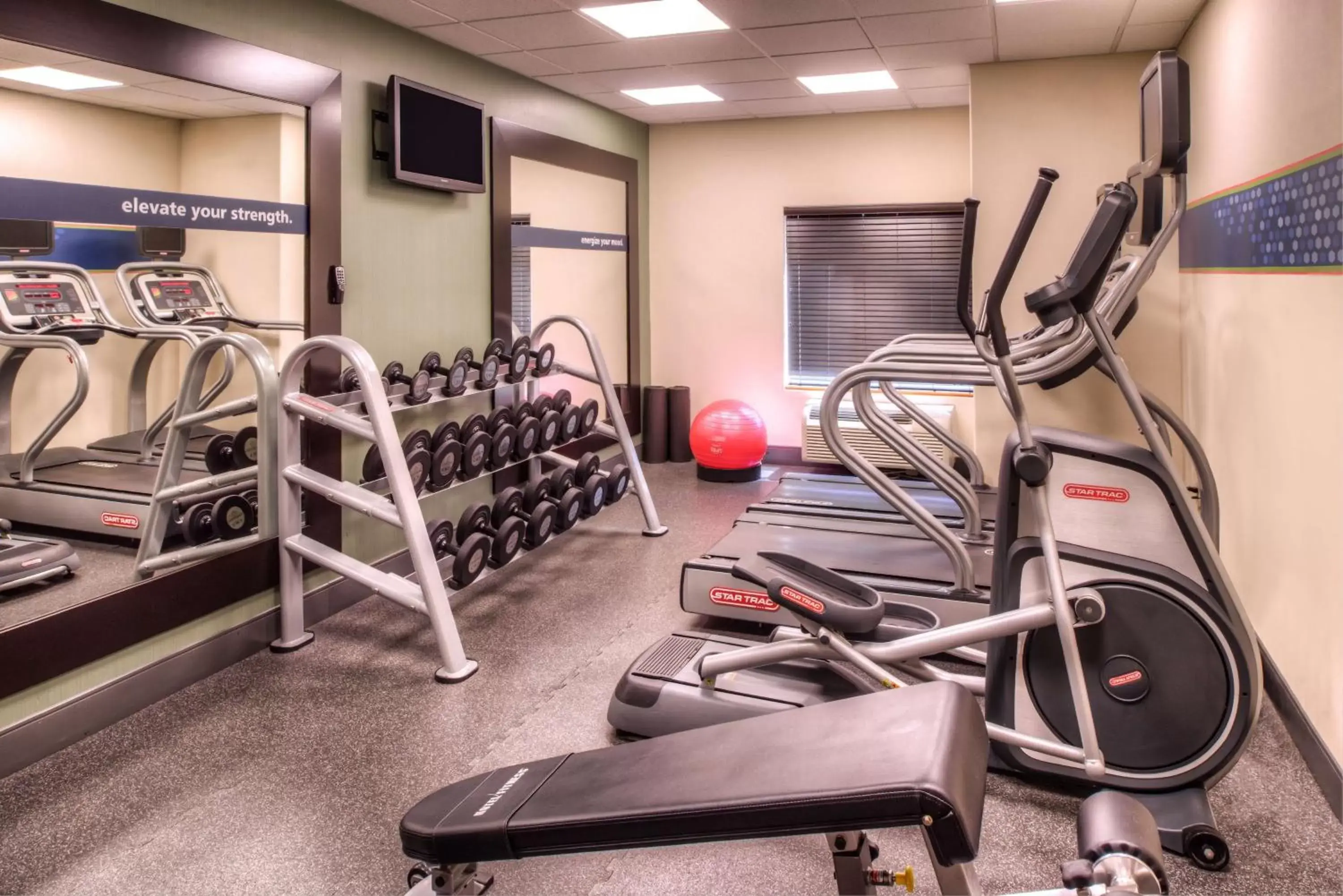 Fitness centre/facilities, Fitness Center/Facilities in Hampton Inn & Suites Ontario