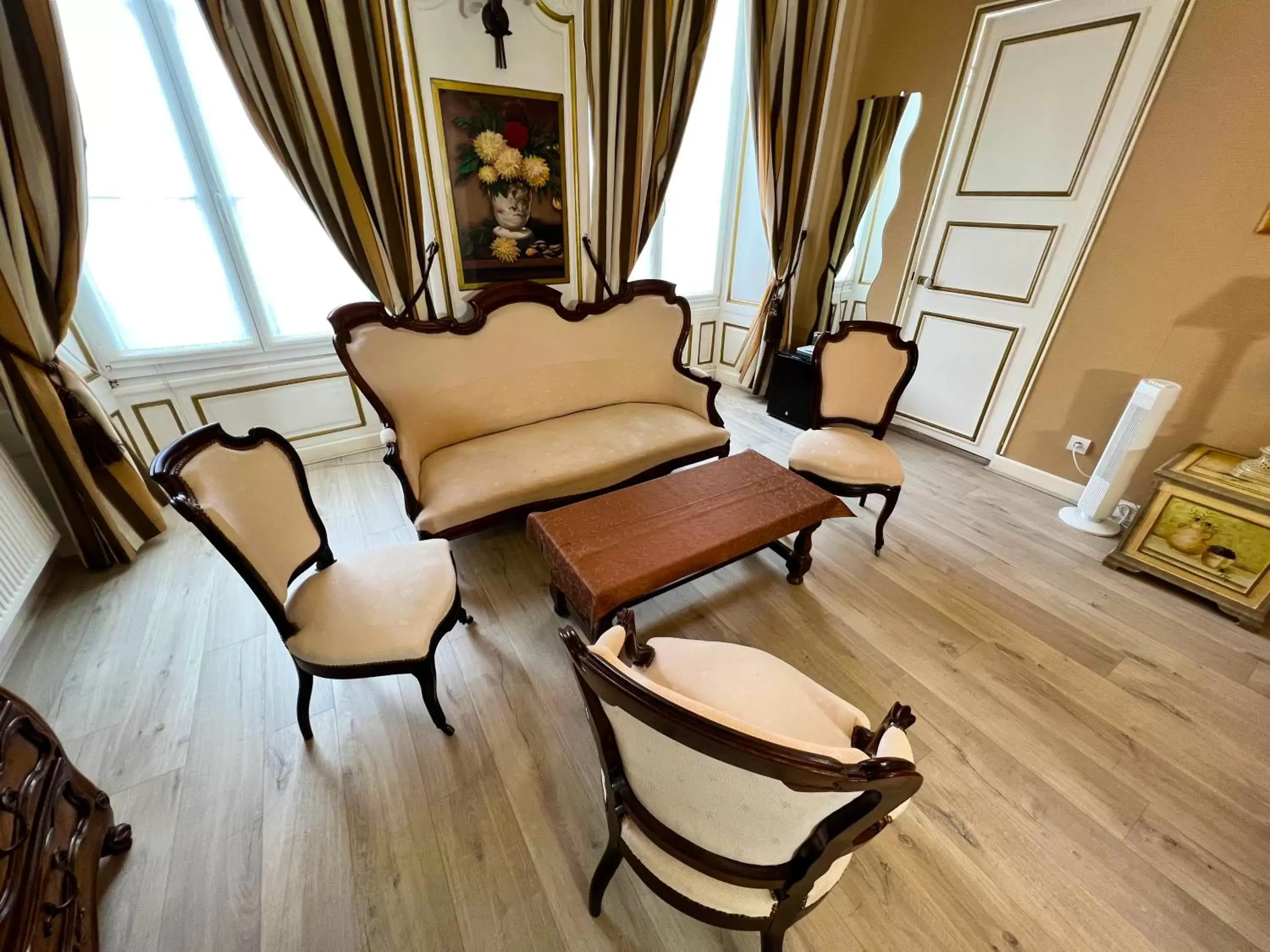 Seating Area in Hotel De La Poste