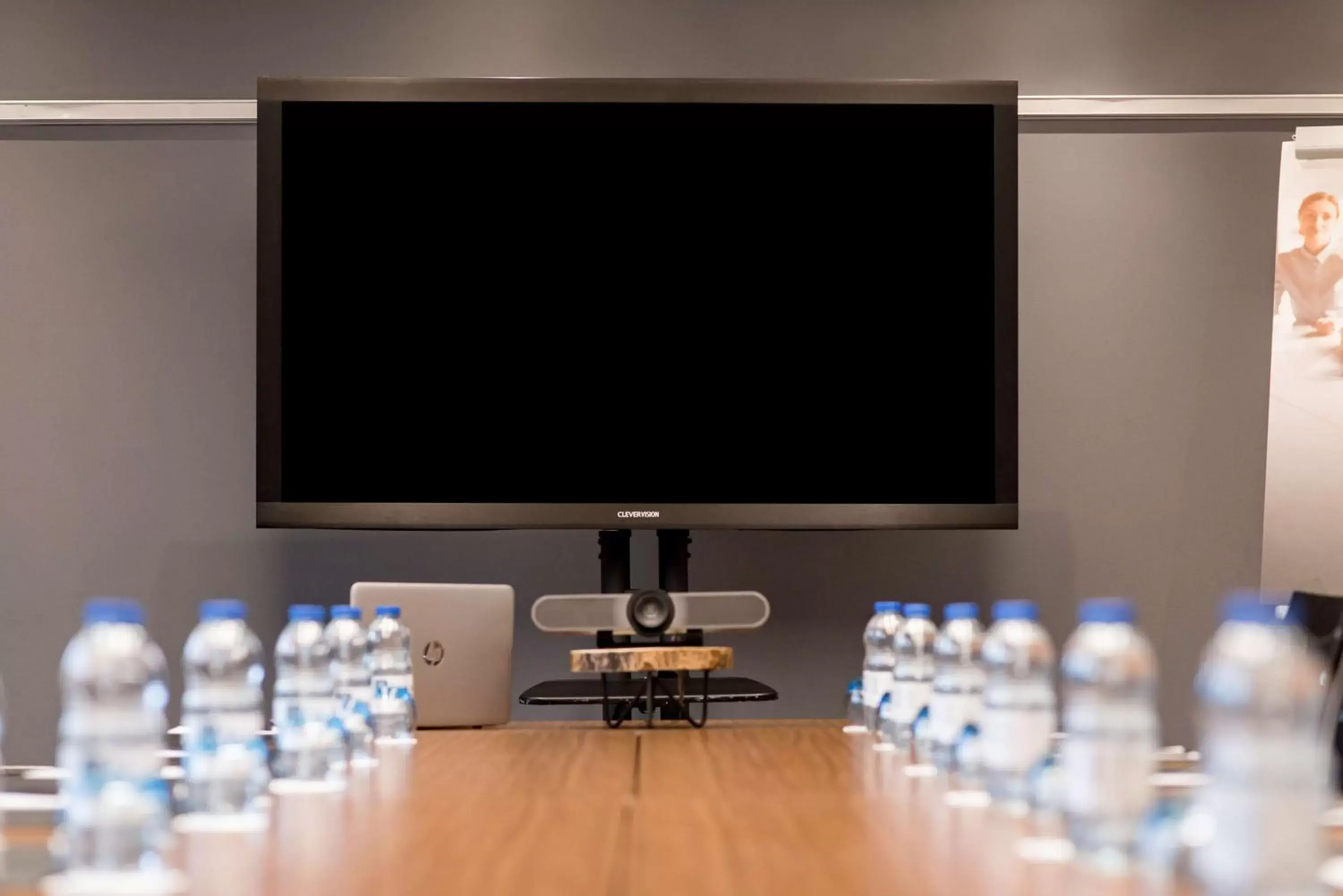 Meeting/conference room, TV/Entertainment Center in Radisson Blu Manchester Airport