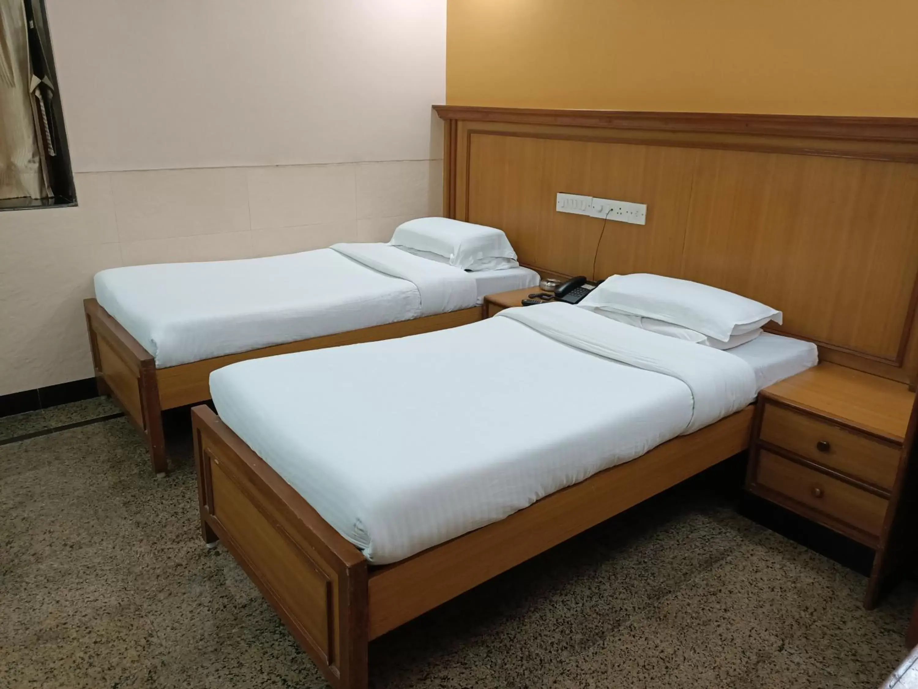 Standard Twin Bed in Hotel Park View, Mumbai Standard Twin Bed in Hotel Park View, Mumbai