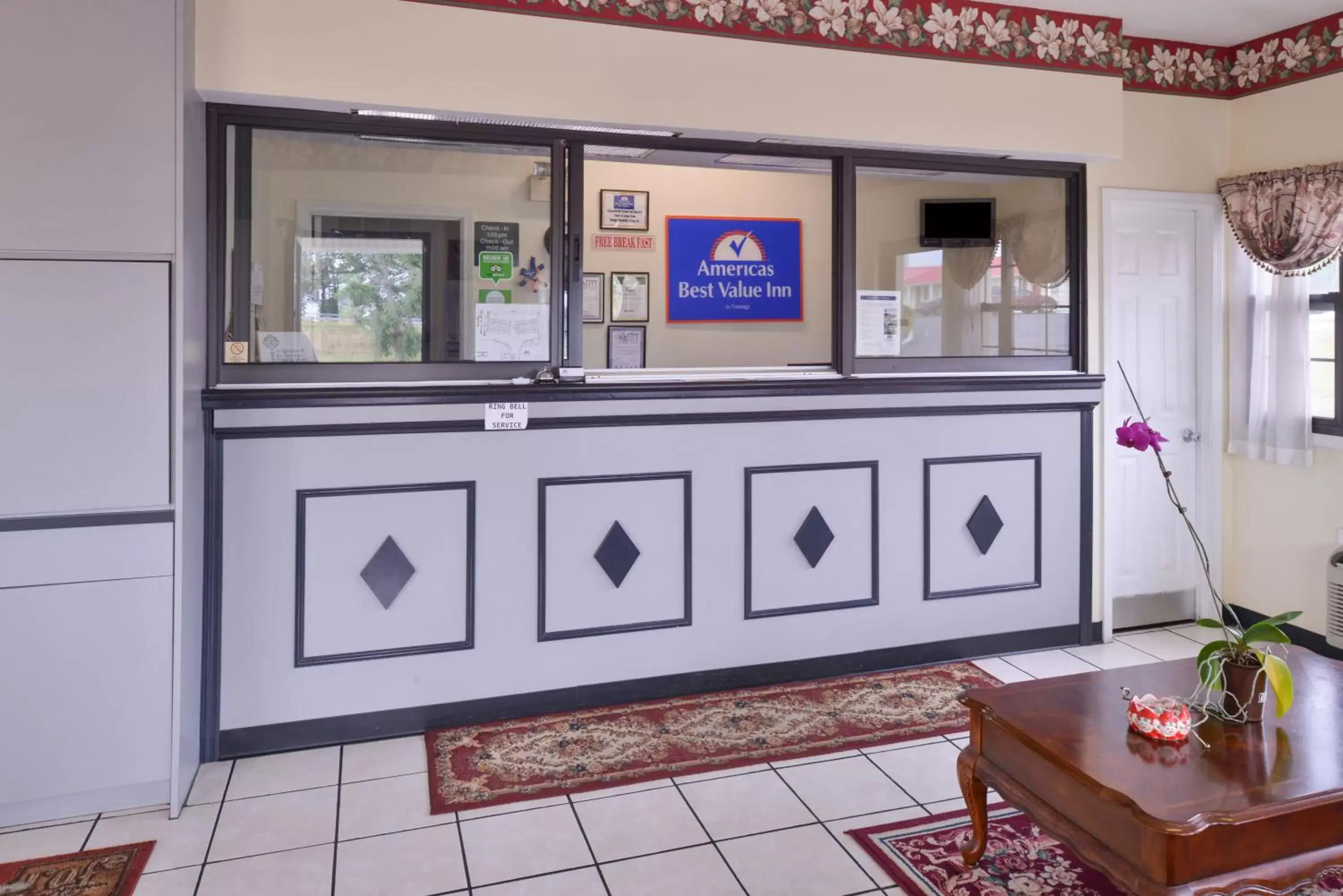 Lobby or reception, Lounge/Bar in Americas Best Value Inn Wildersville