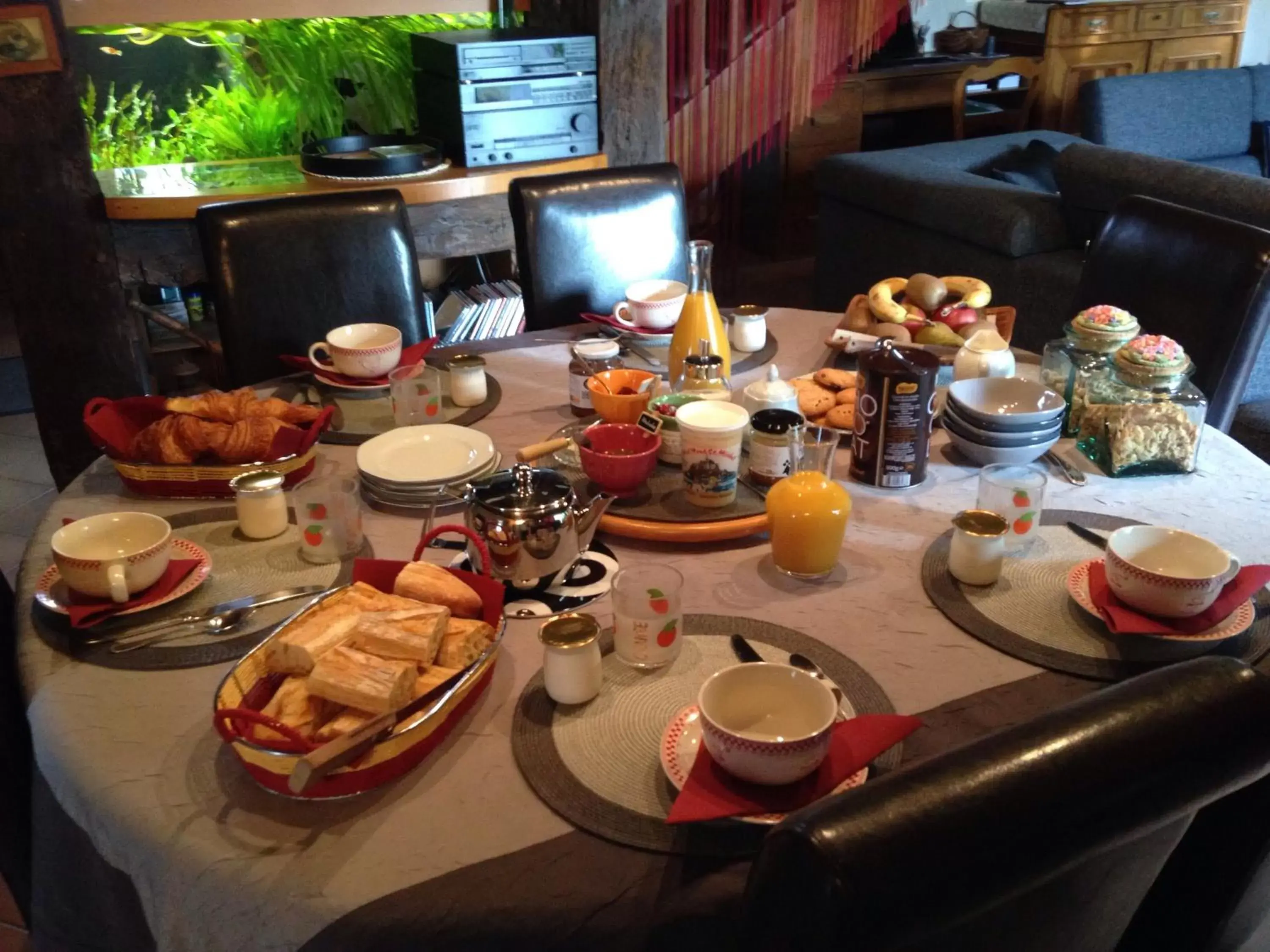 Food and drinks in Chambres d'hôtes Le Bas Rassinoux