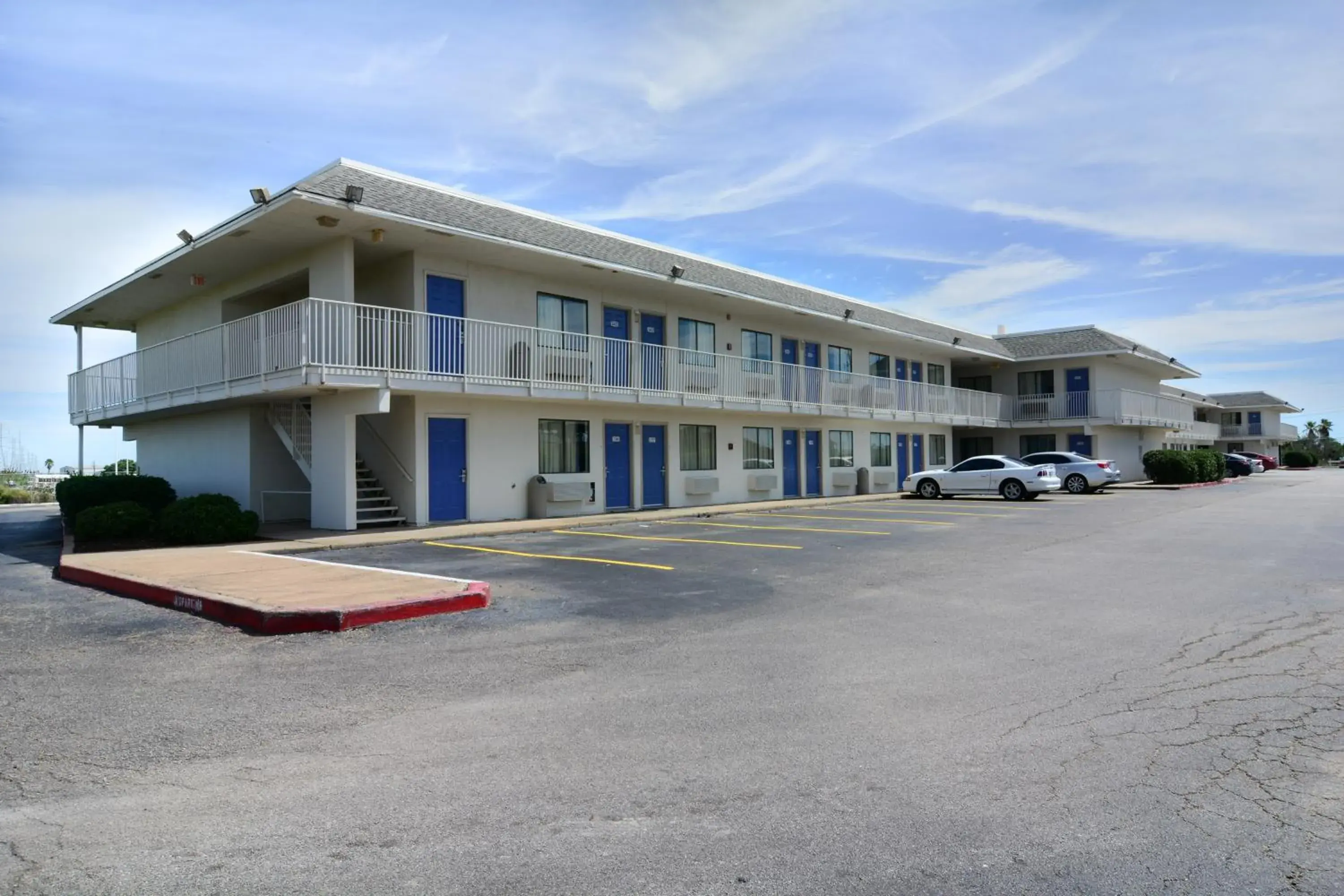 Facade/entrance, Property Building in Motel 6-Galveston, TX