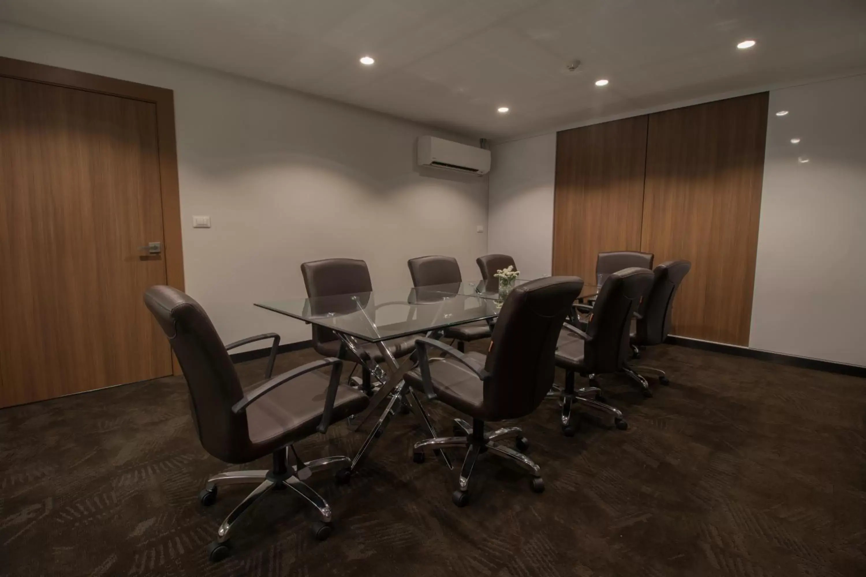 Meeting/conference room in Justice Hotel