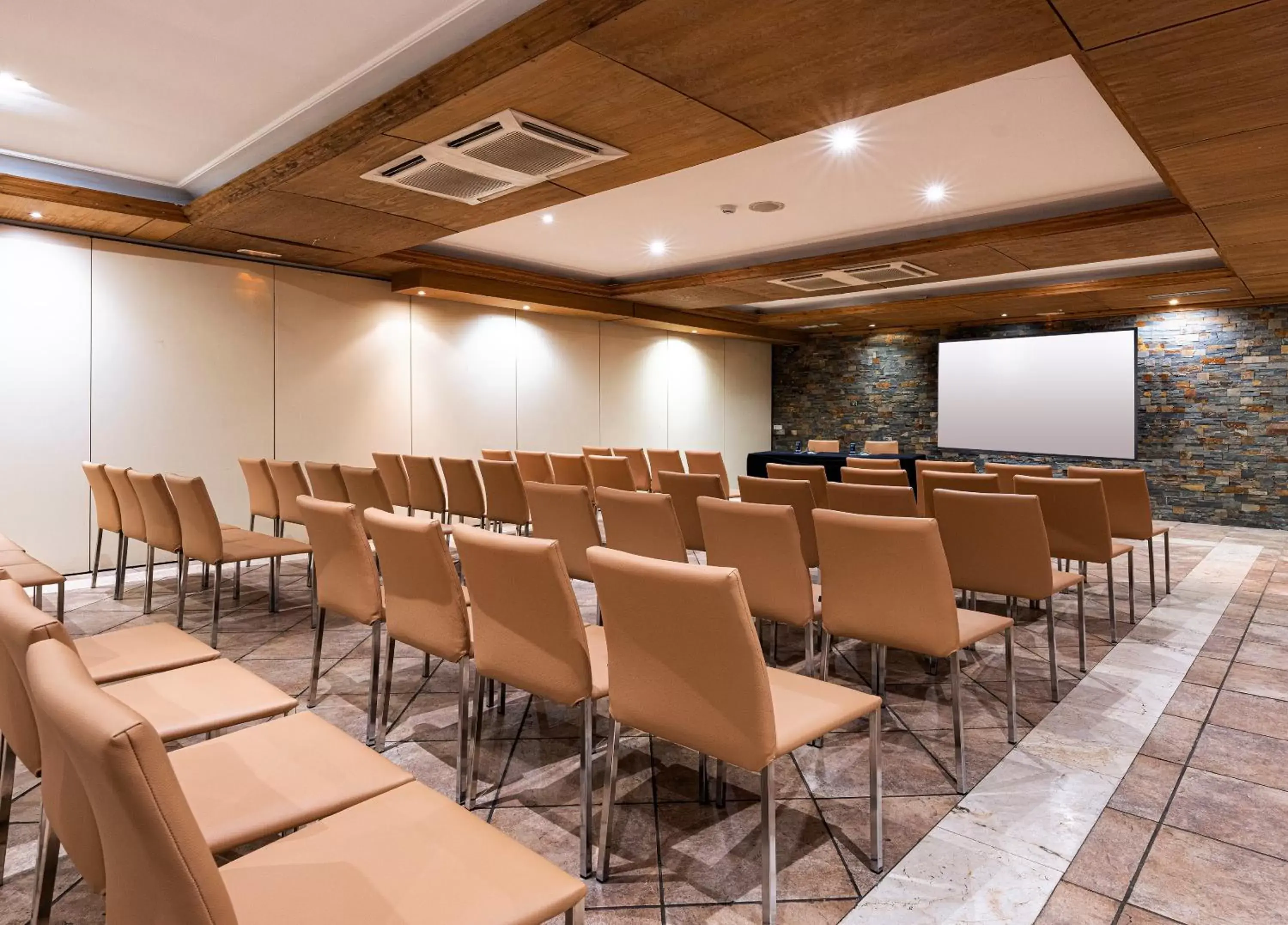 Meeting/conference room in Hotel Vielha Baqueira, Affiliated by Meliá